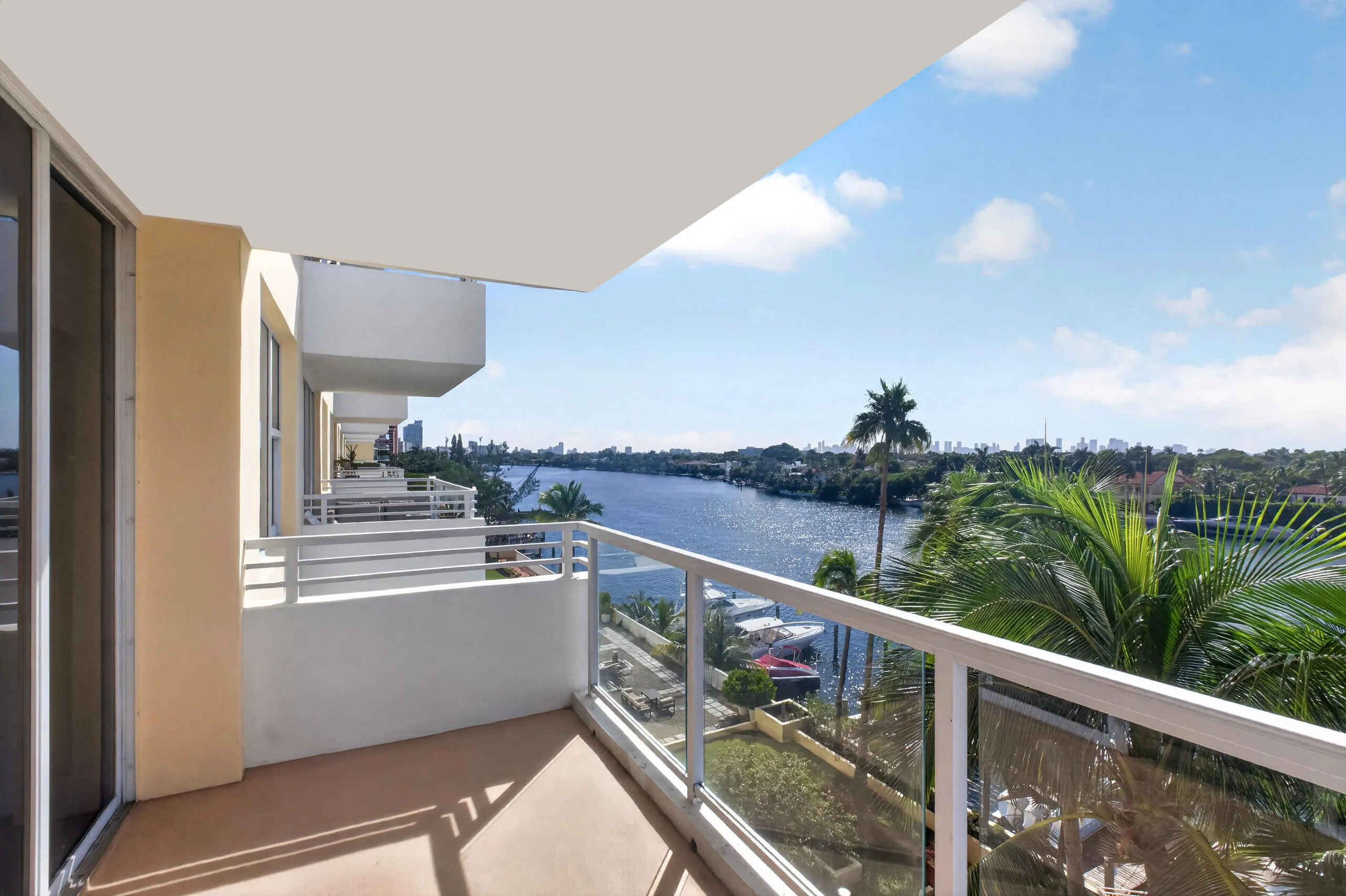 5600 Collins Avenue #6M