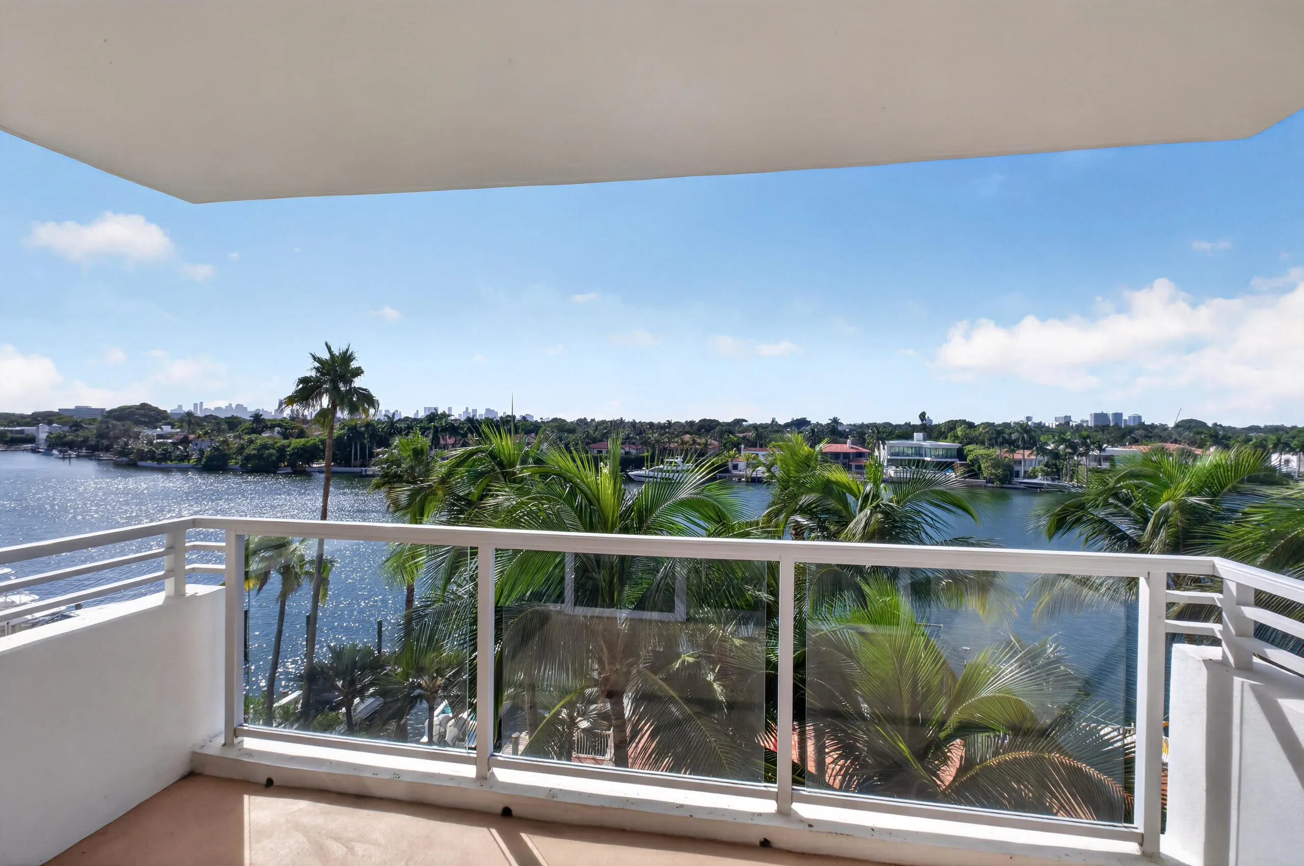 5600 Collins Avenue #6M