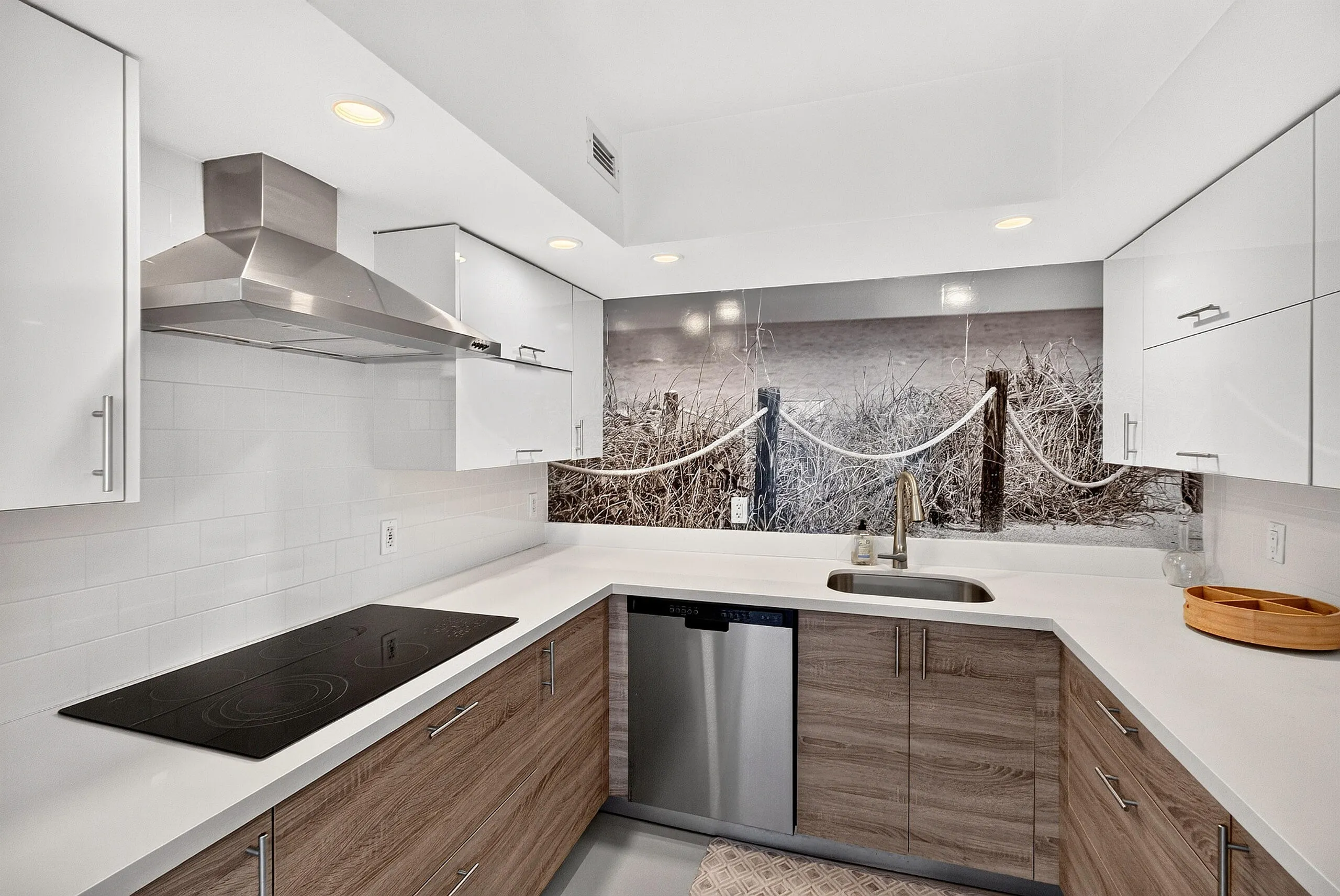5600 Collins Avenue #6M