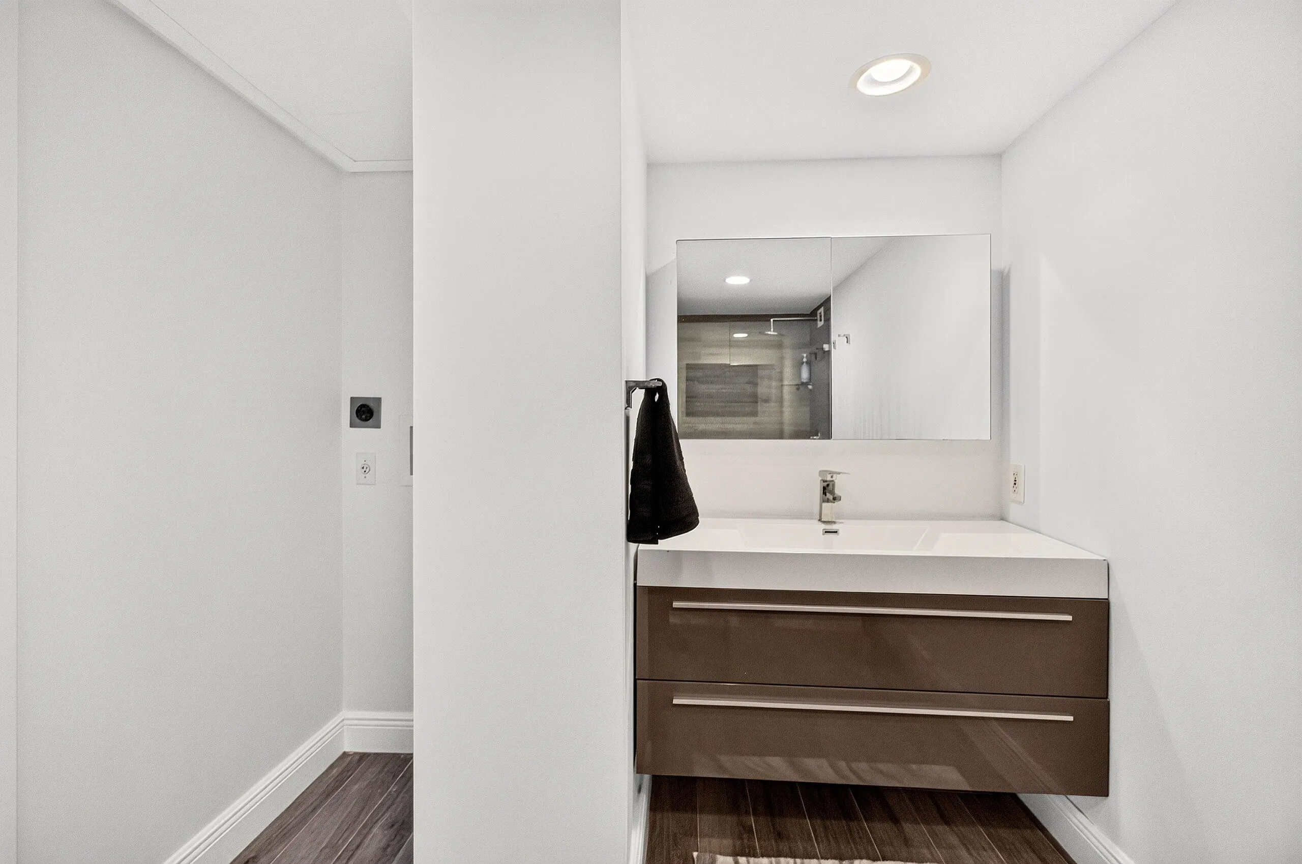 5600 Collins Avenue #6M
