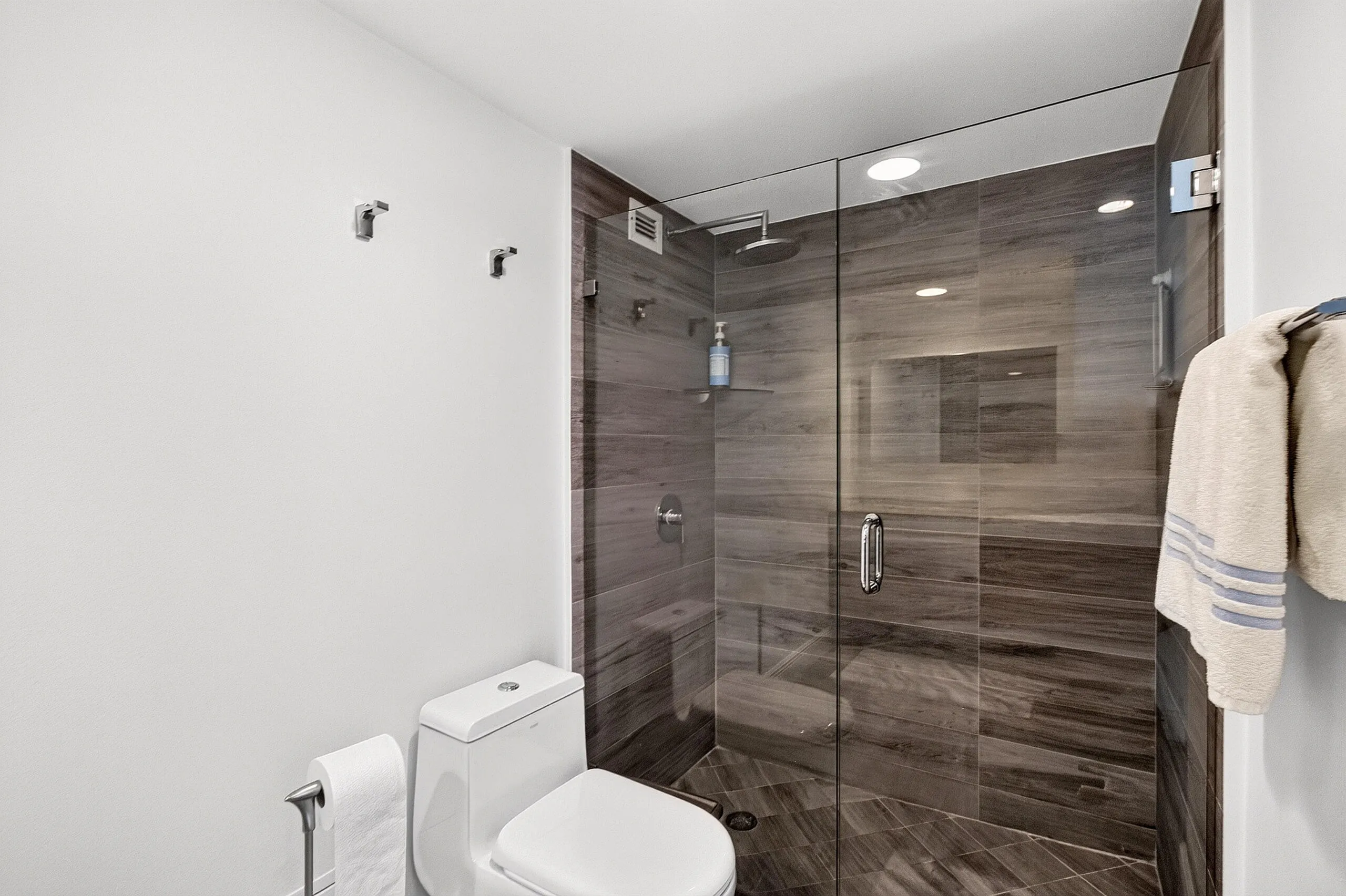 5600 Collins Avenue #6M