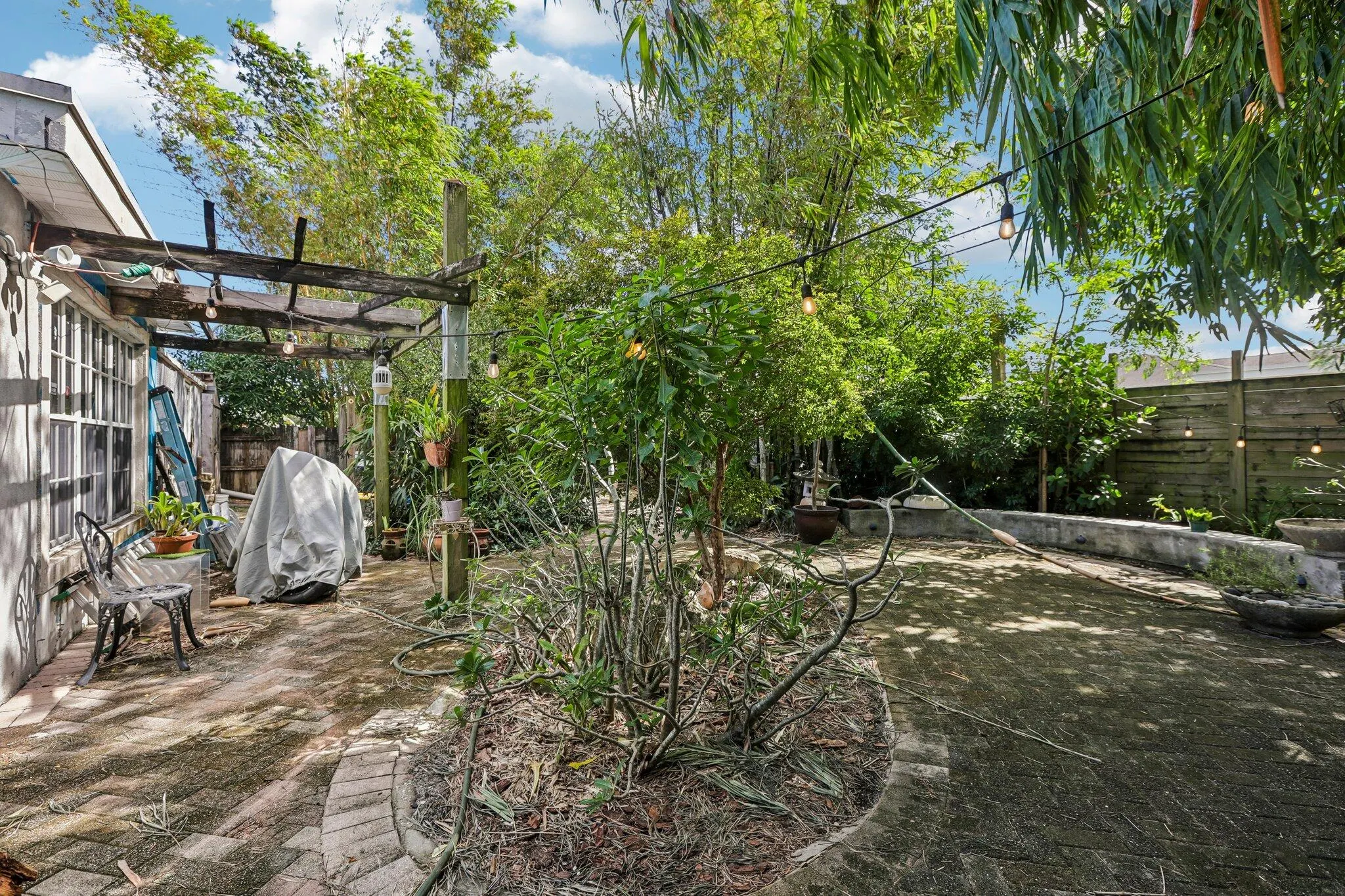 216 NE 26TH Court