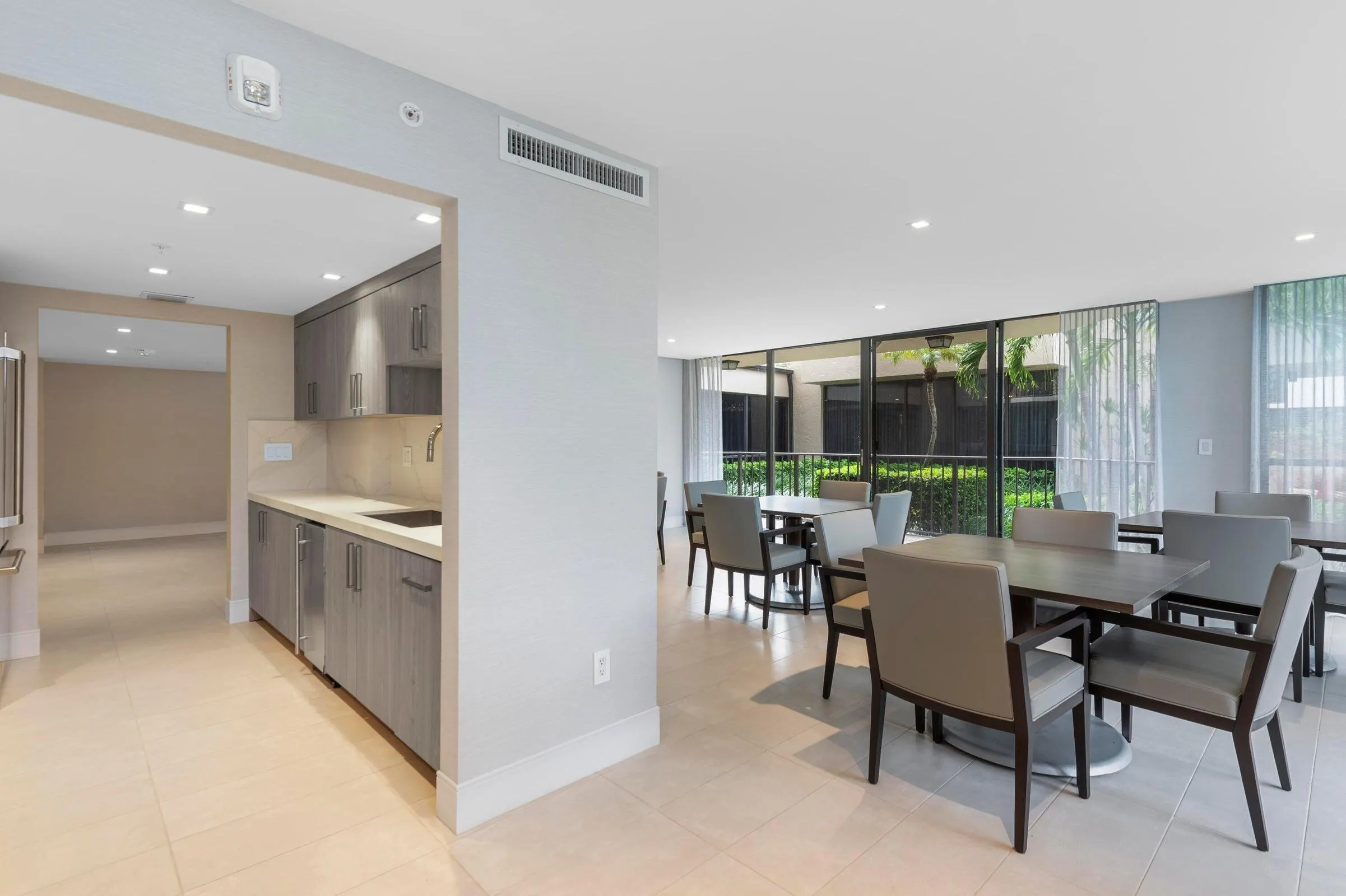 859 Jeffery Street #1090