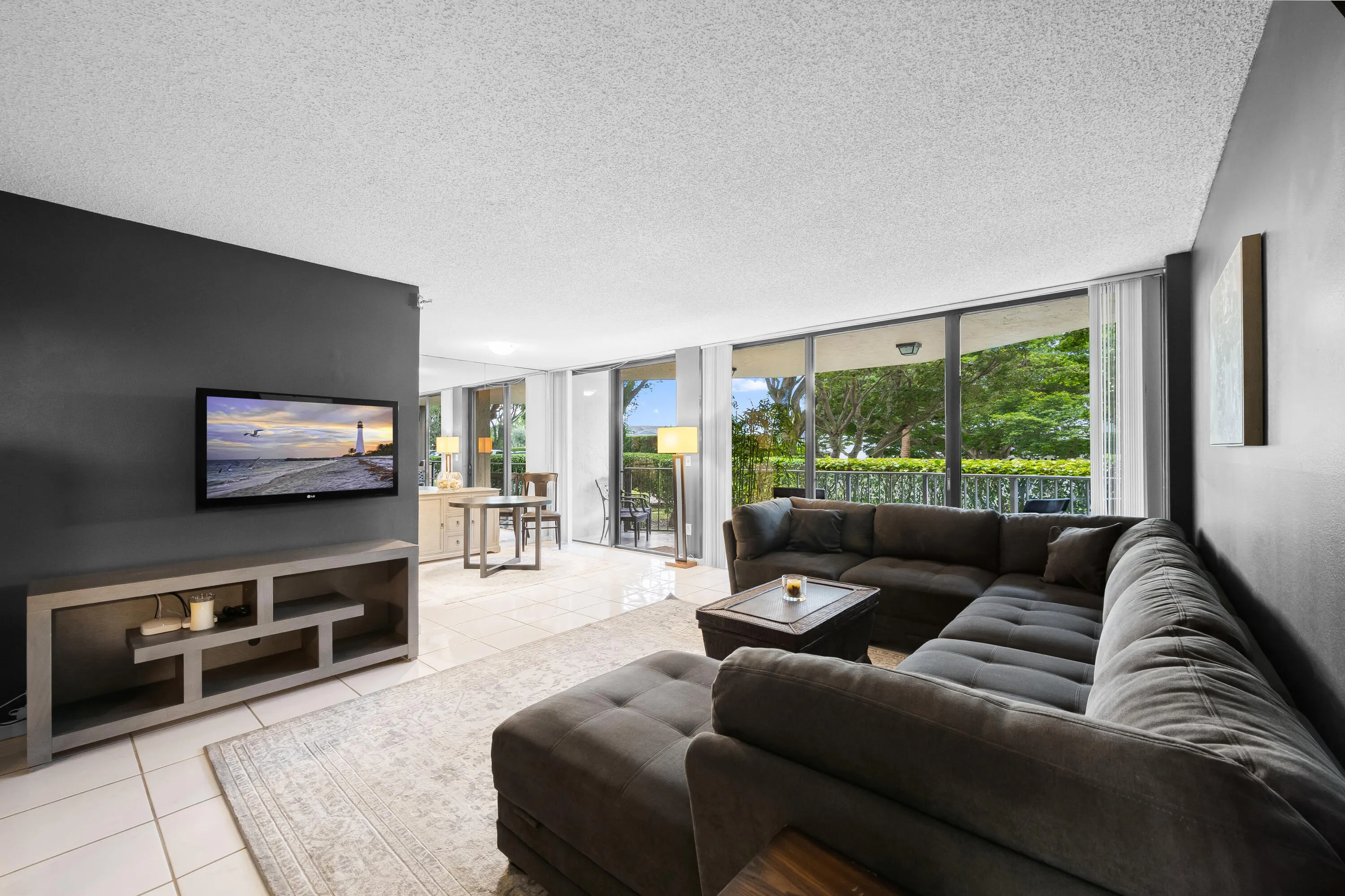 859 Jeffery Street #1090
