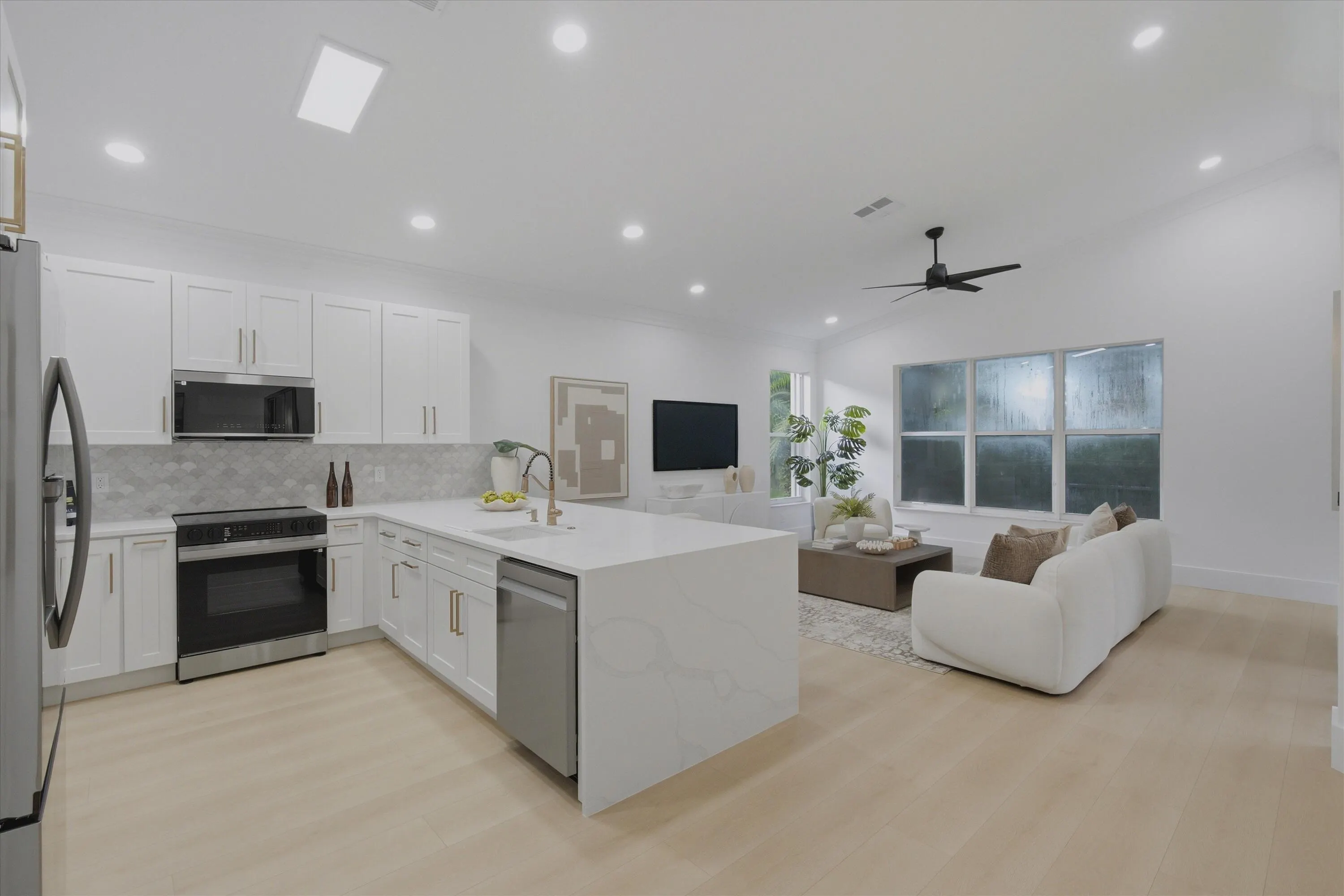 13106 ALHAMBRA LAKE Circle