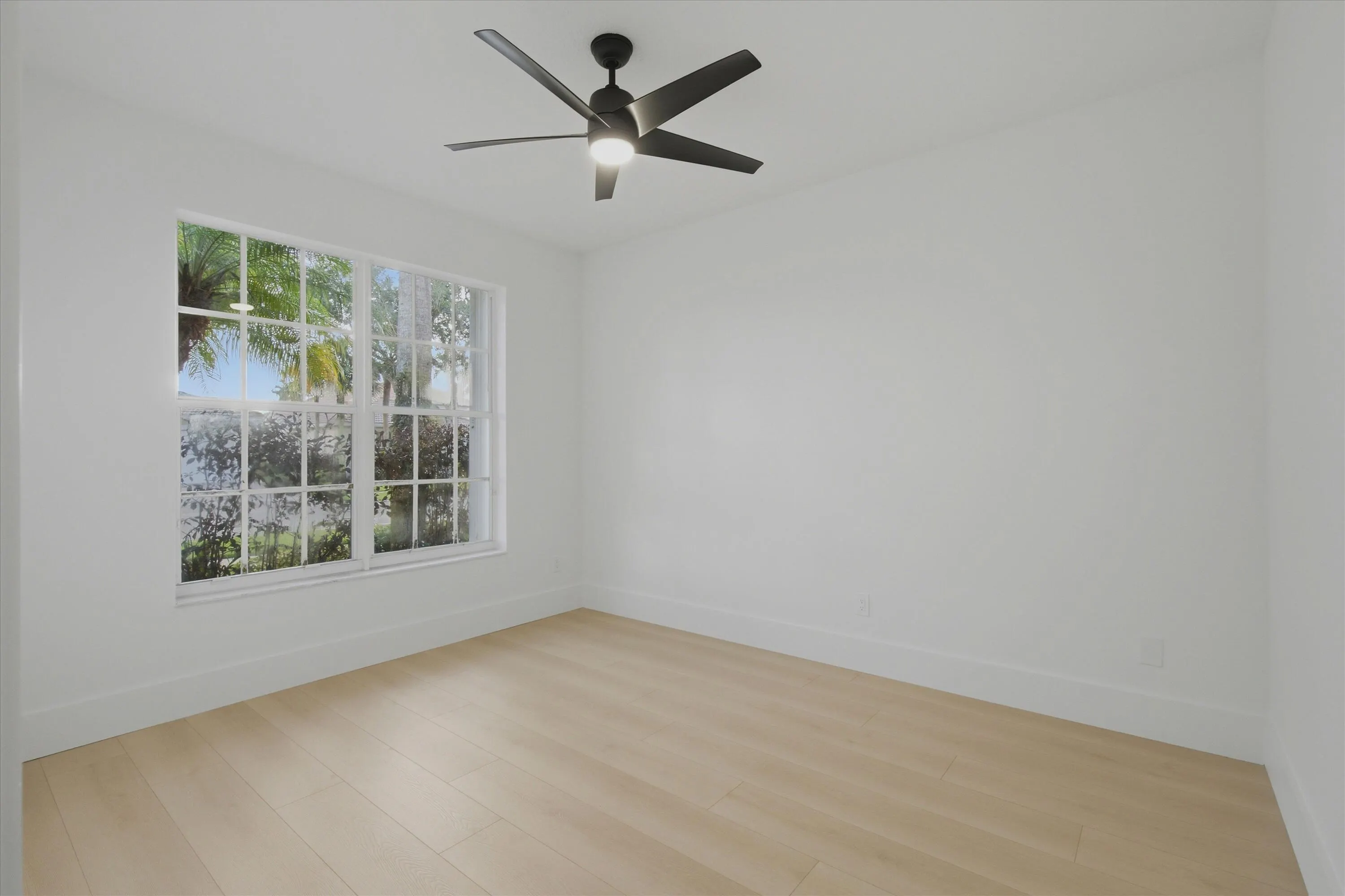 13106 ALHAMBRA LAKE Circle