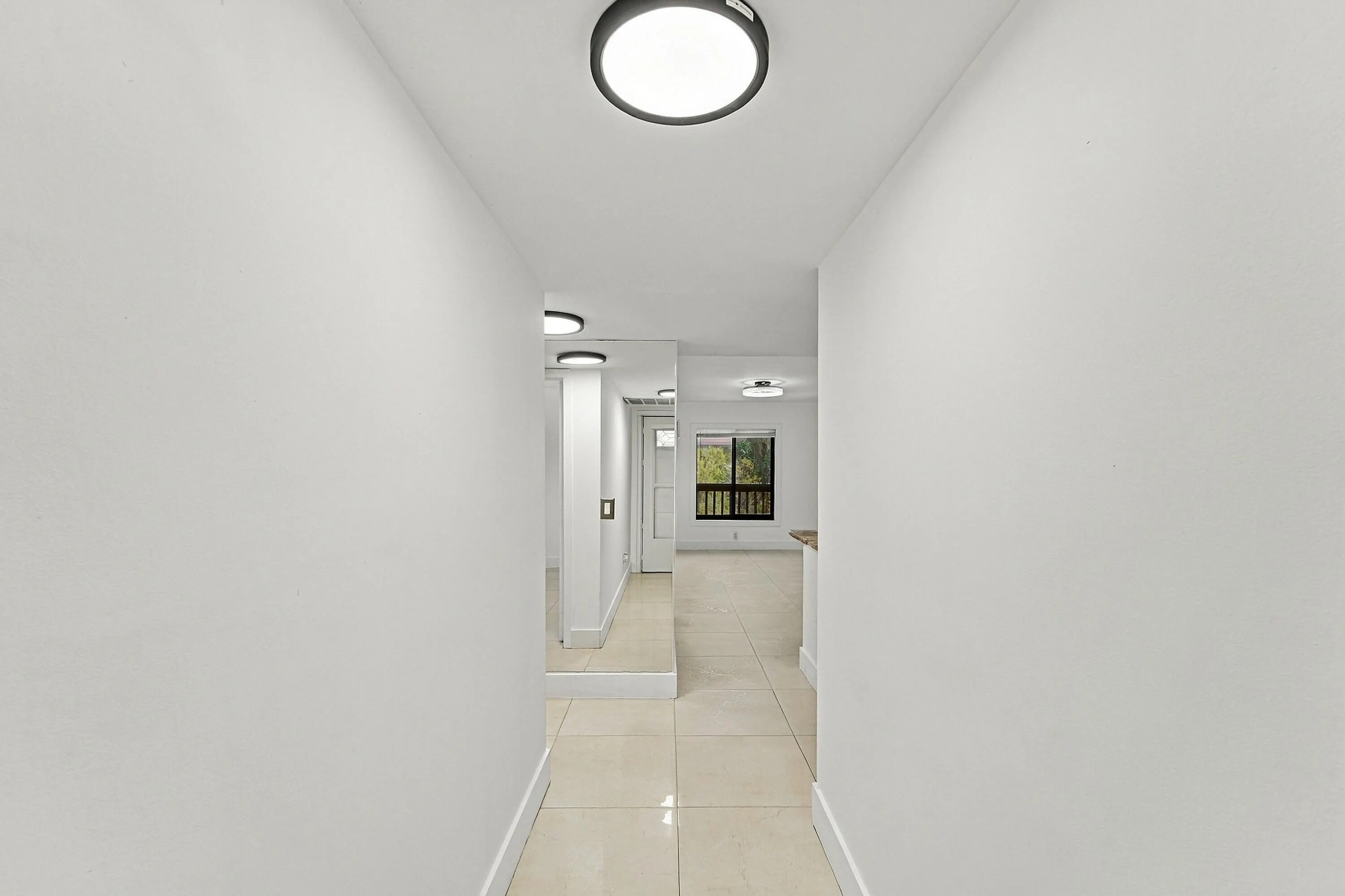 2907 NE 8TH Terrace #201