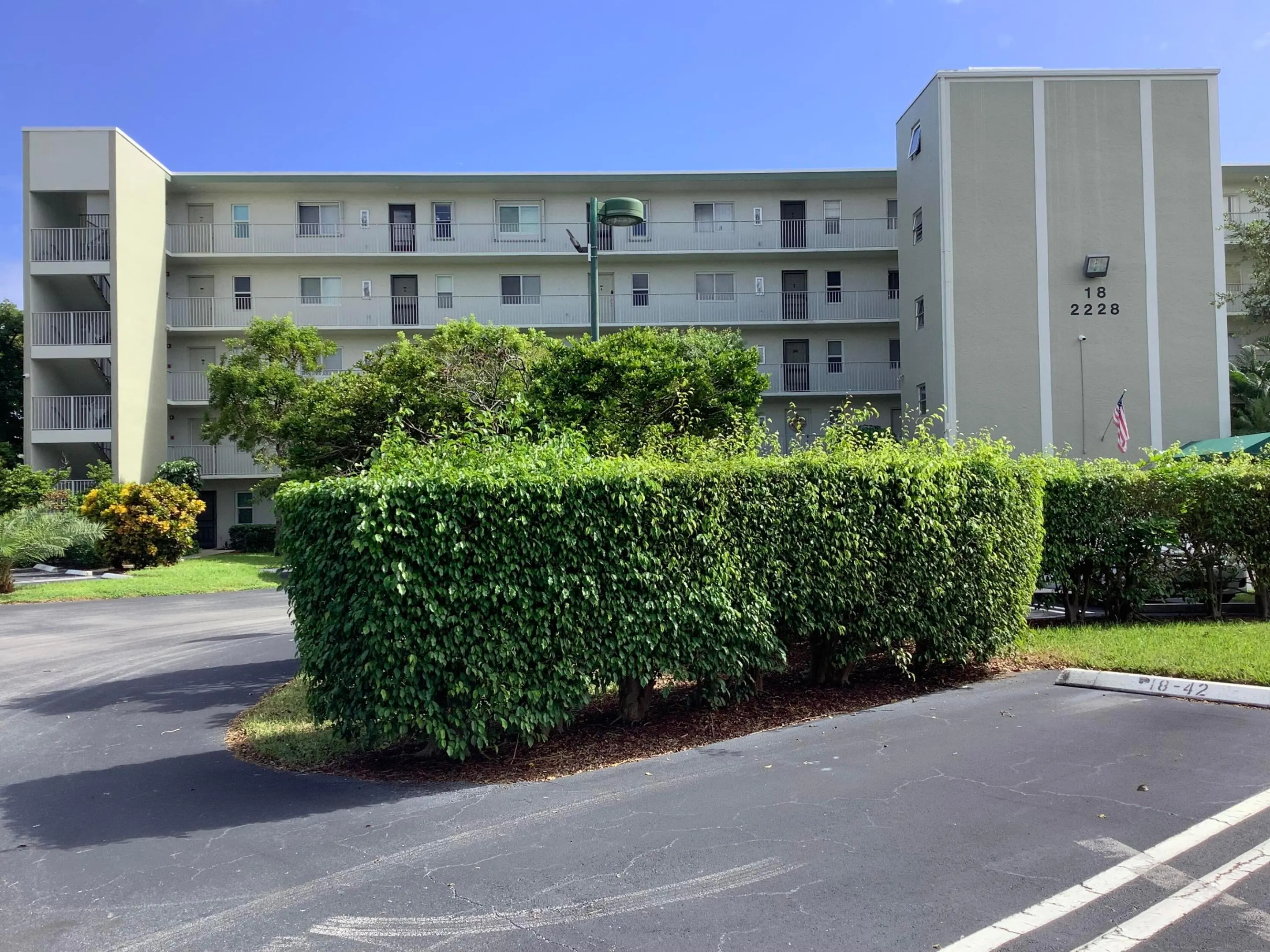 2228 N CYPRESS BEND Drive #307