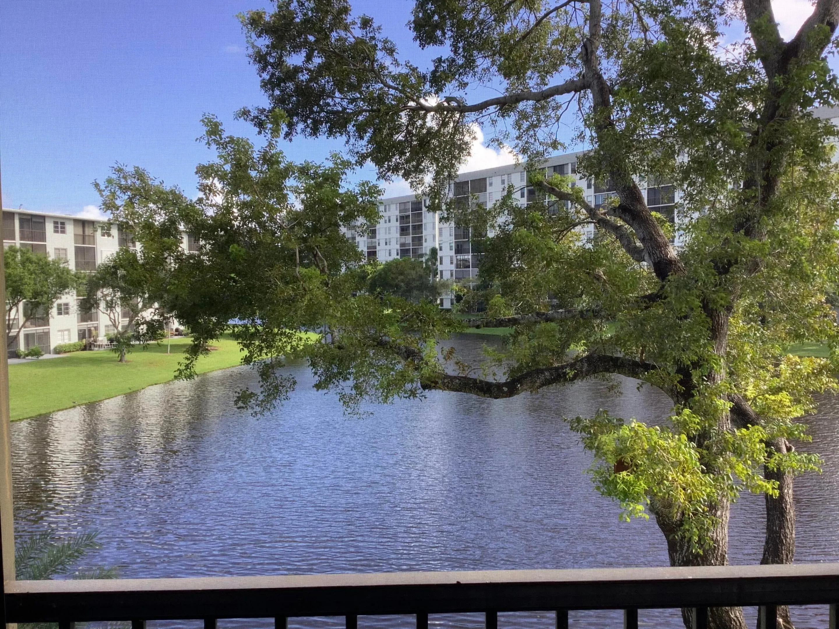 2228 N CYPRESS BEND Drive #307