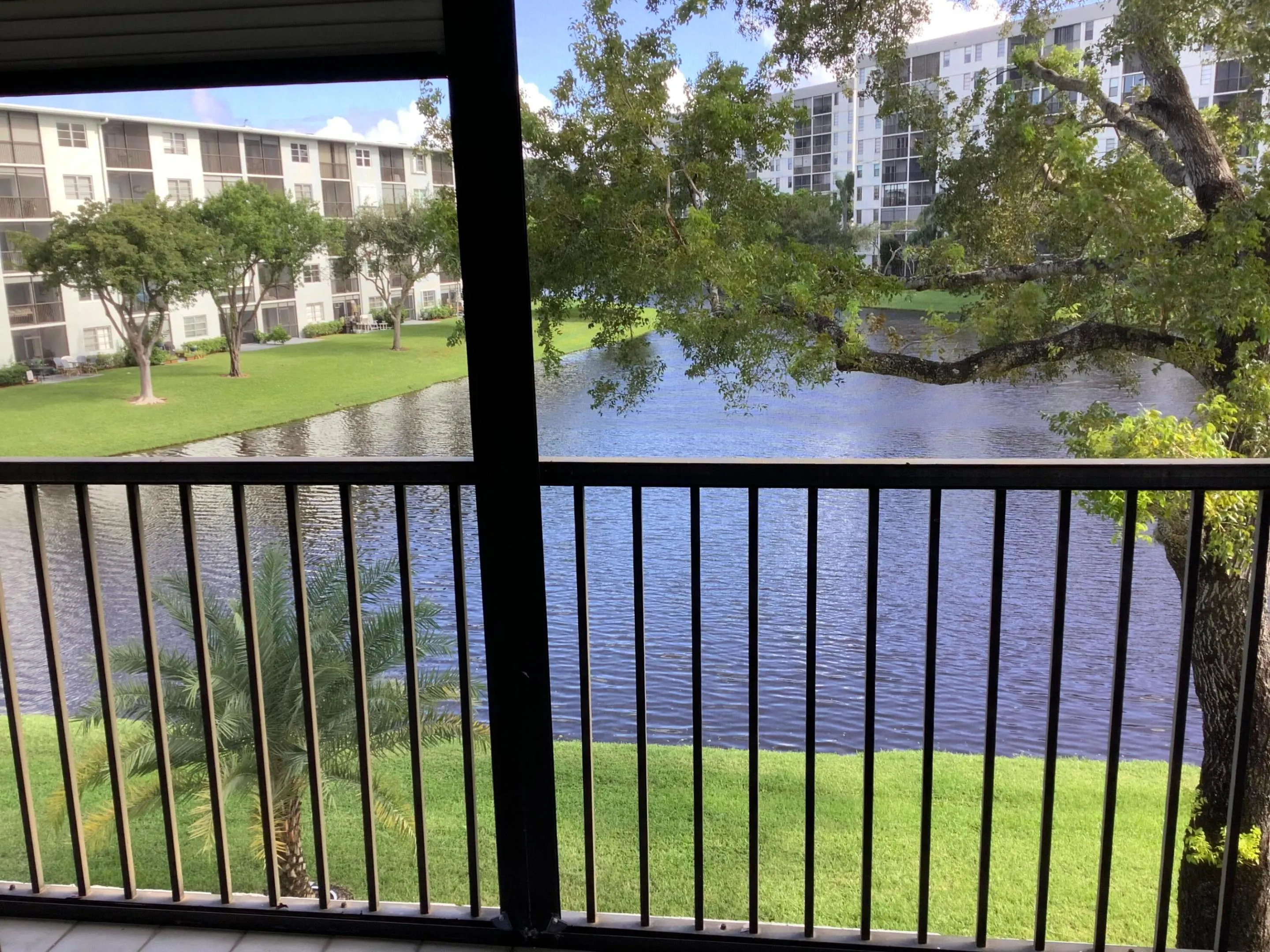 2228 N CYPRESS BEND Drive #307