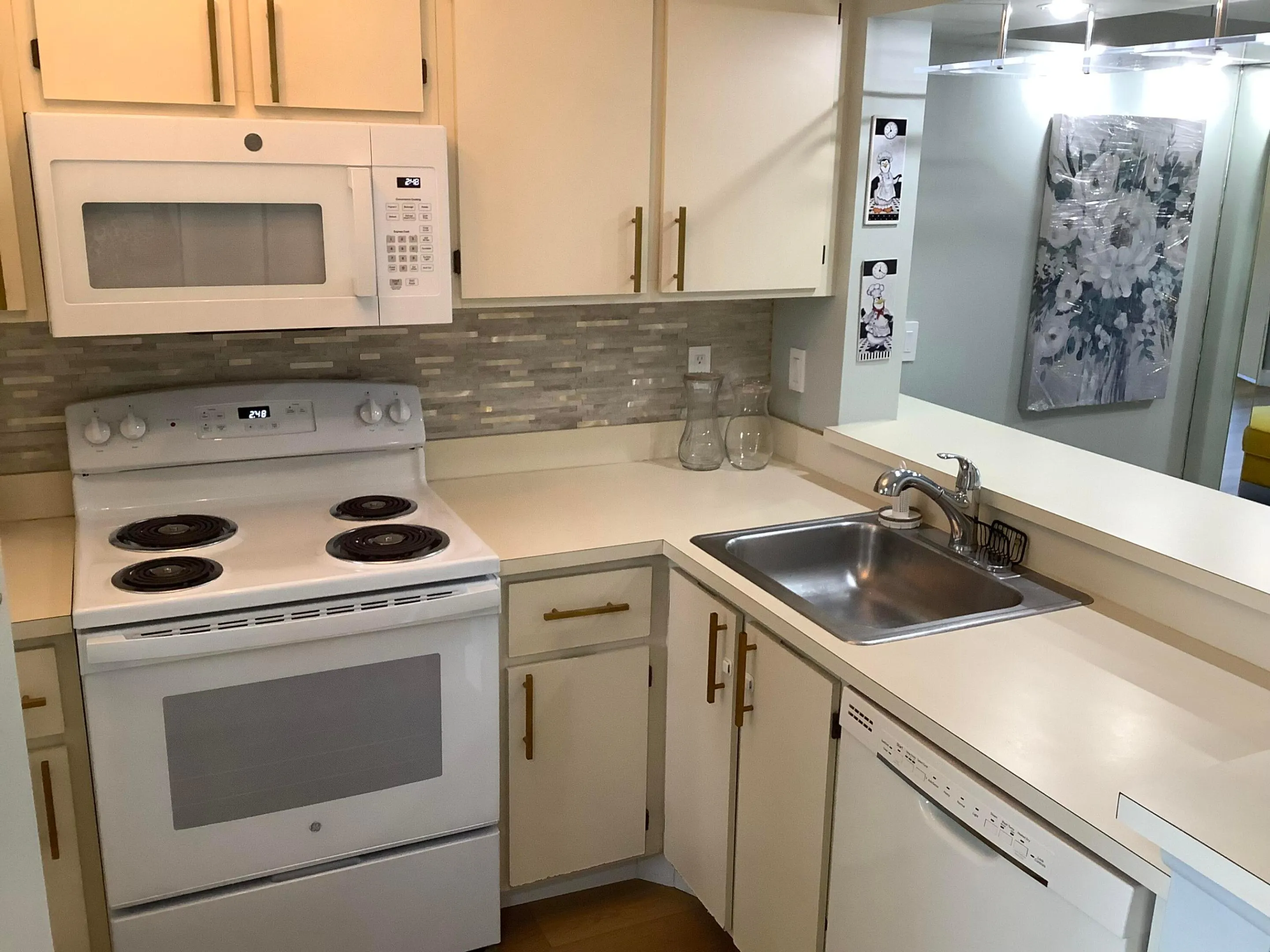 2228 N CYPRESS BEND Drive #307