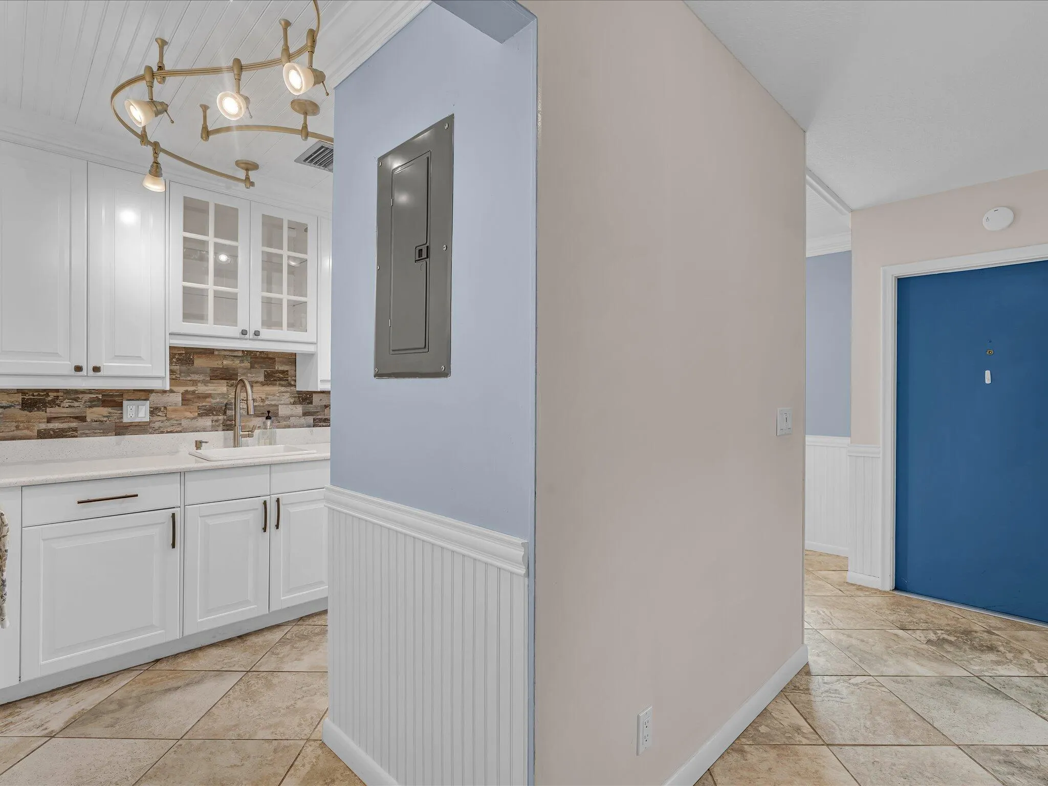1151 CALAMONDIN Terrace #103