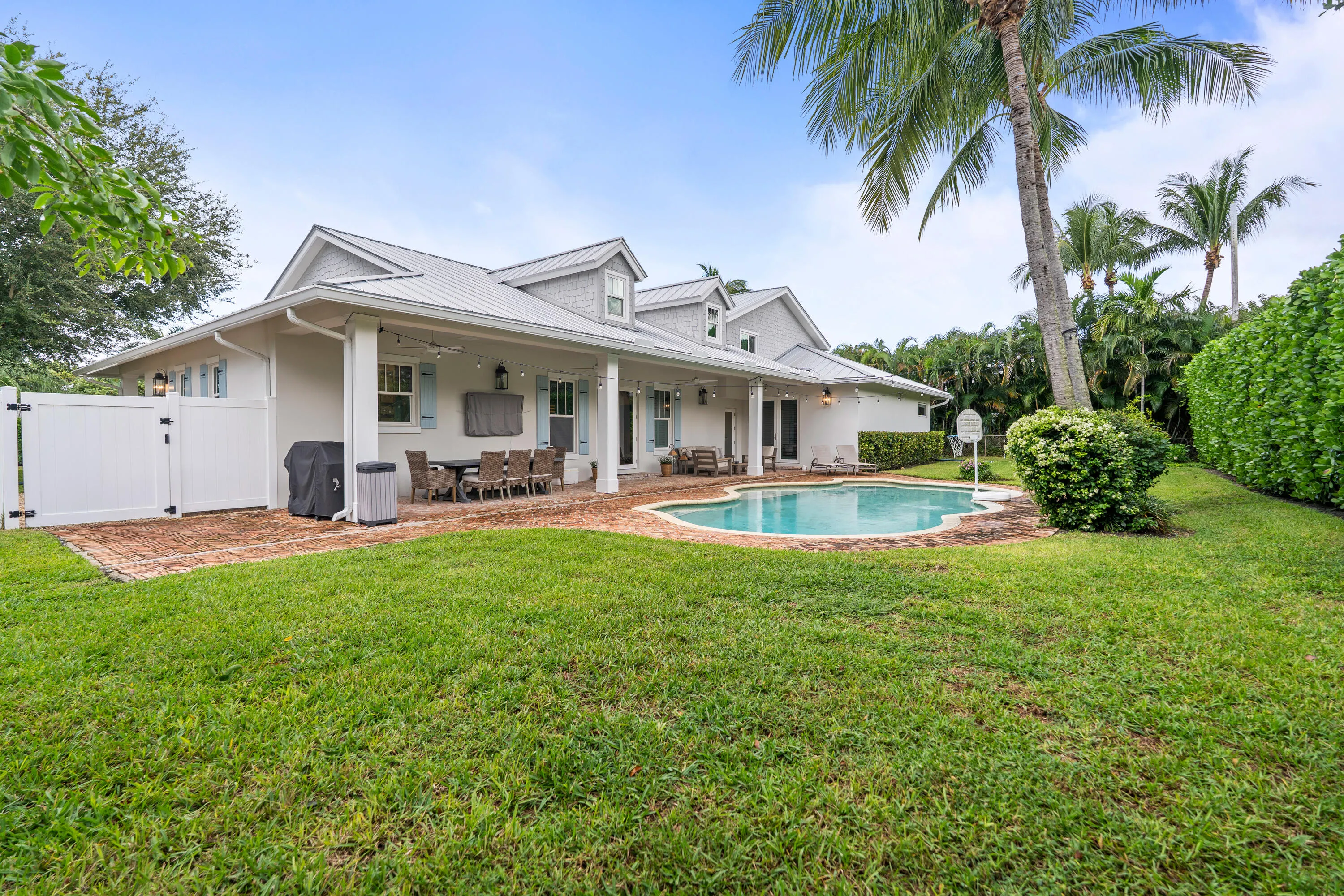 201 NW 17TH Street