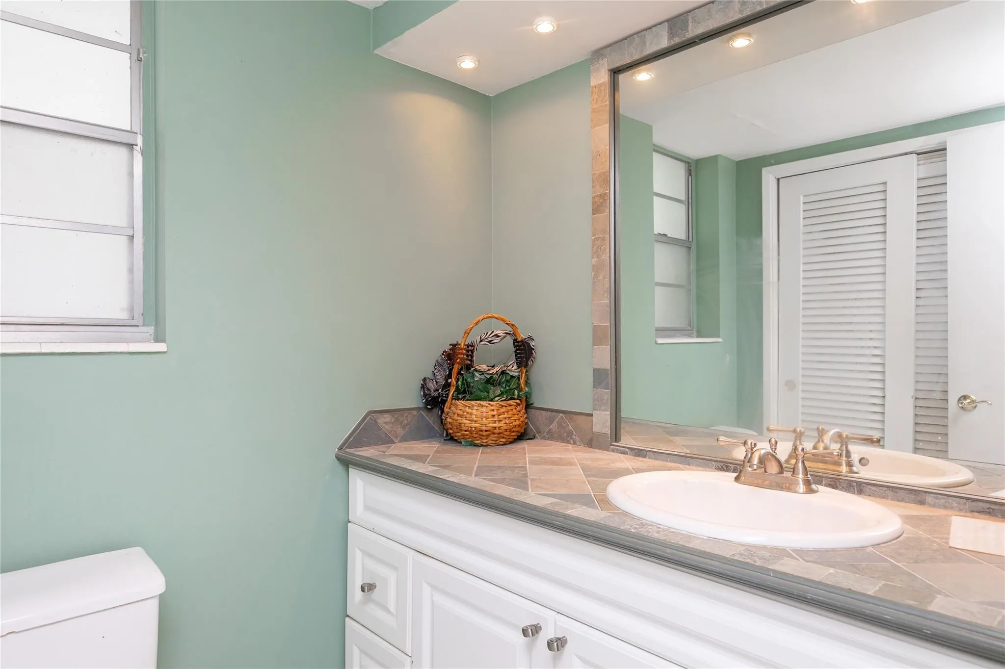 2731 NE 14th Street Causeway #710