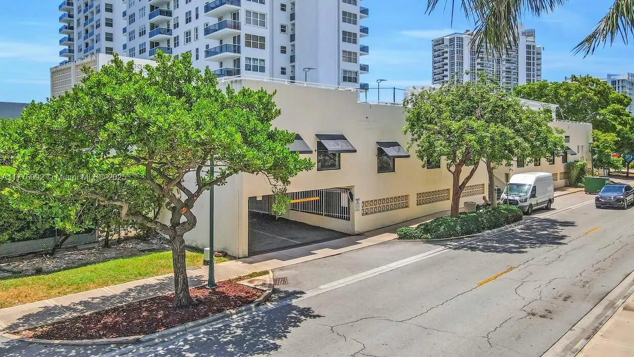 3015 N Ocean Boulevard #C1-C8