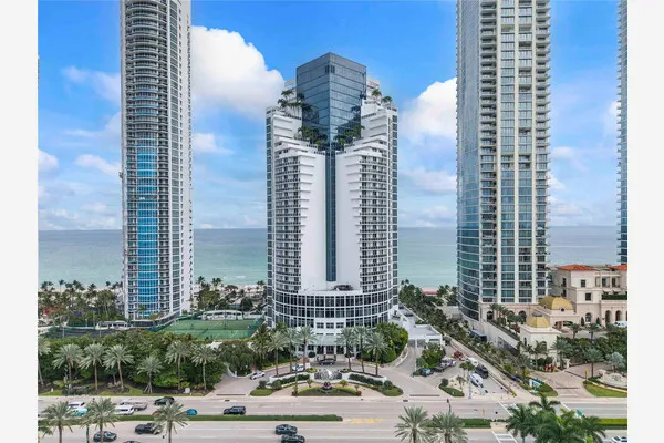 18001 Collins Avenue #2806