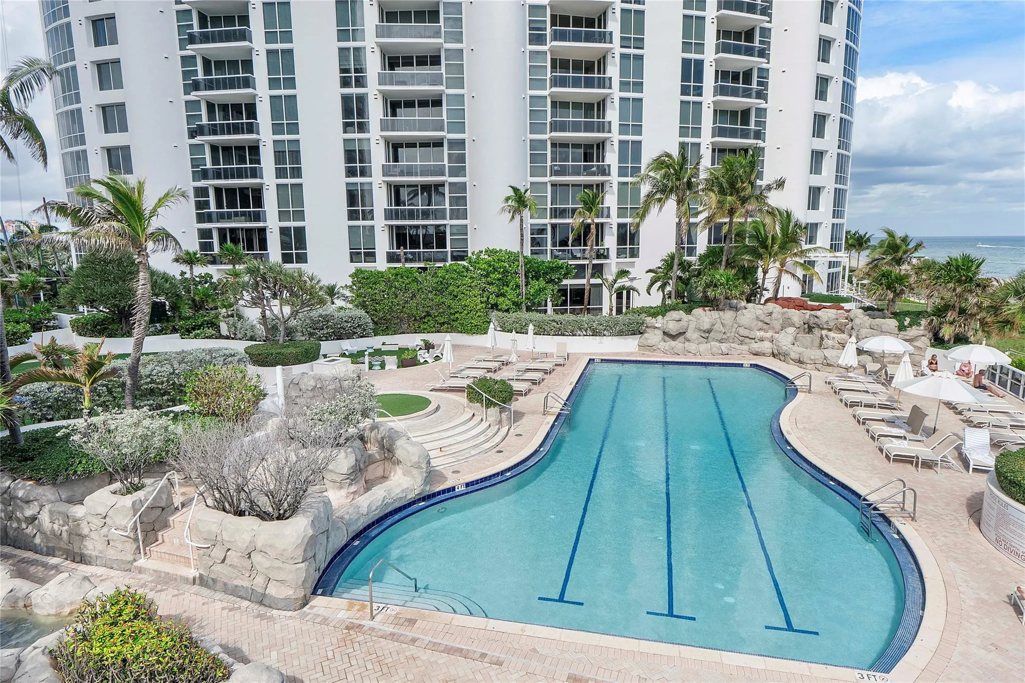 18001 Collins Avenue #2806