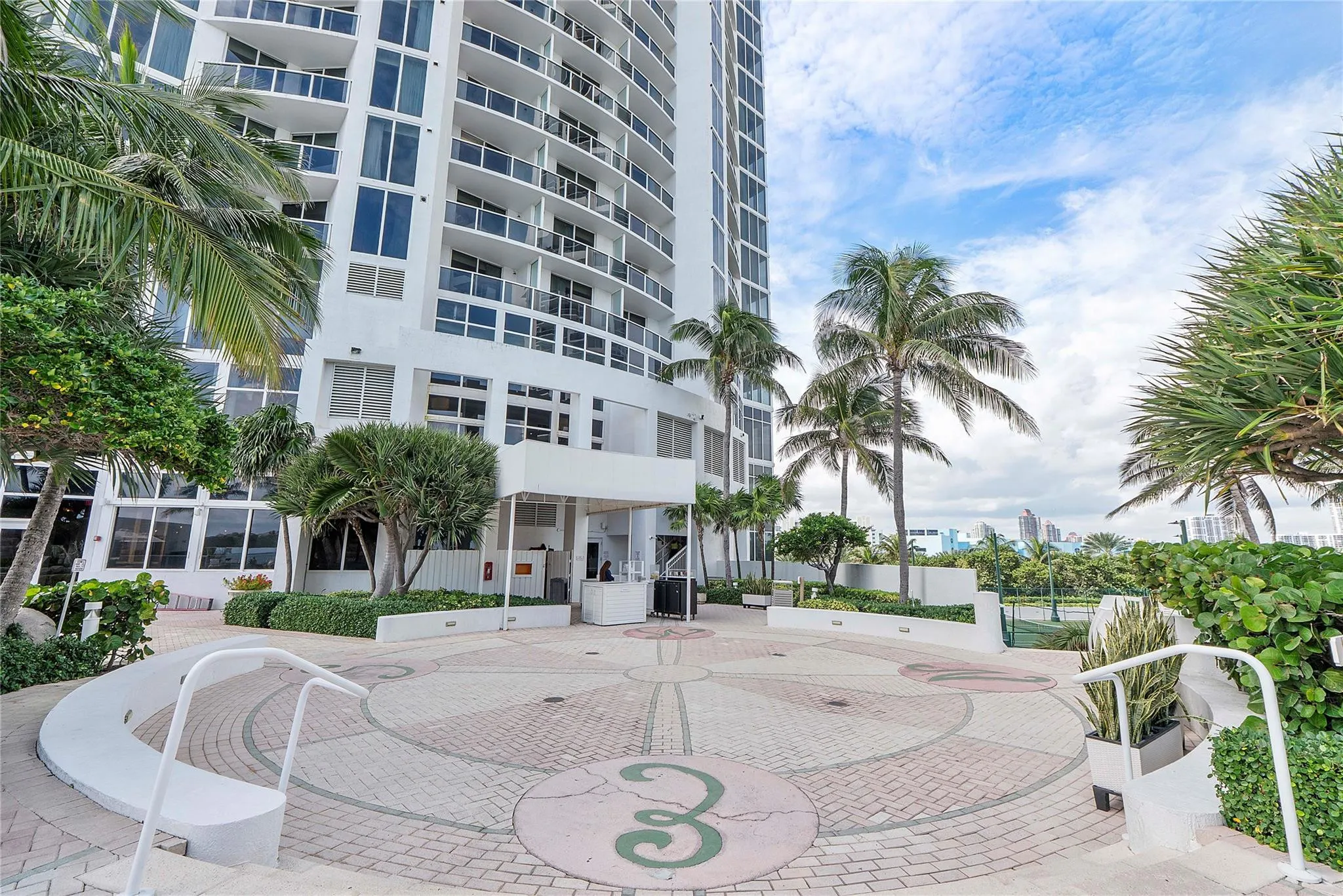 18001 Collins Avenue #2806