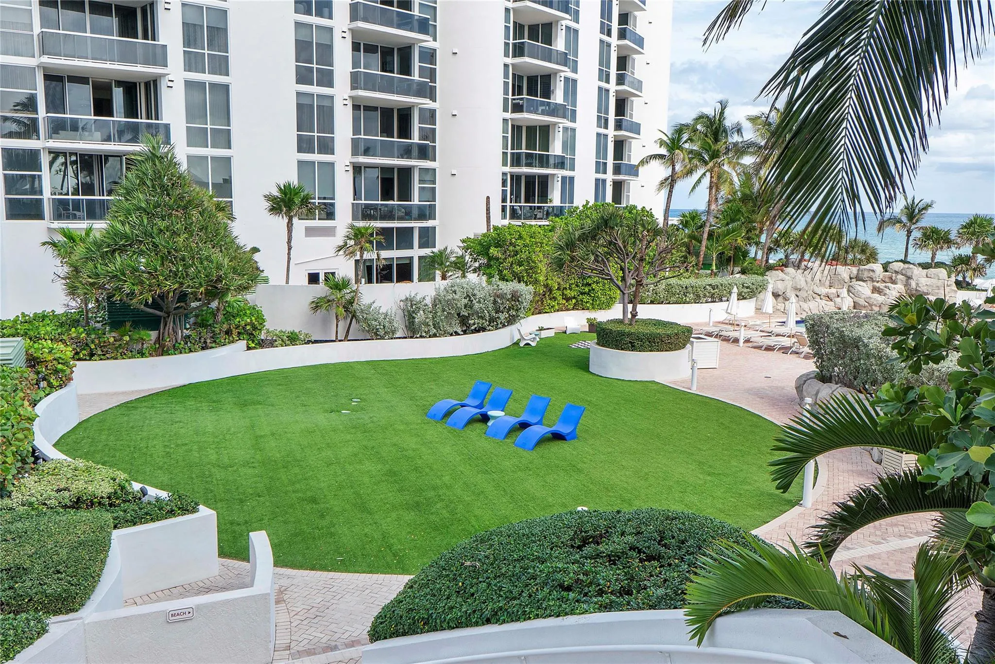 18001 Collins Avenue #2806