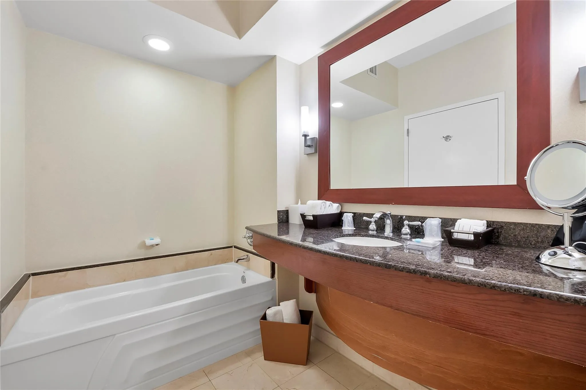 18001 Collins Avenue #2806