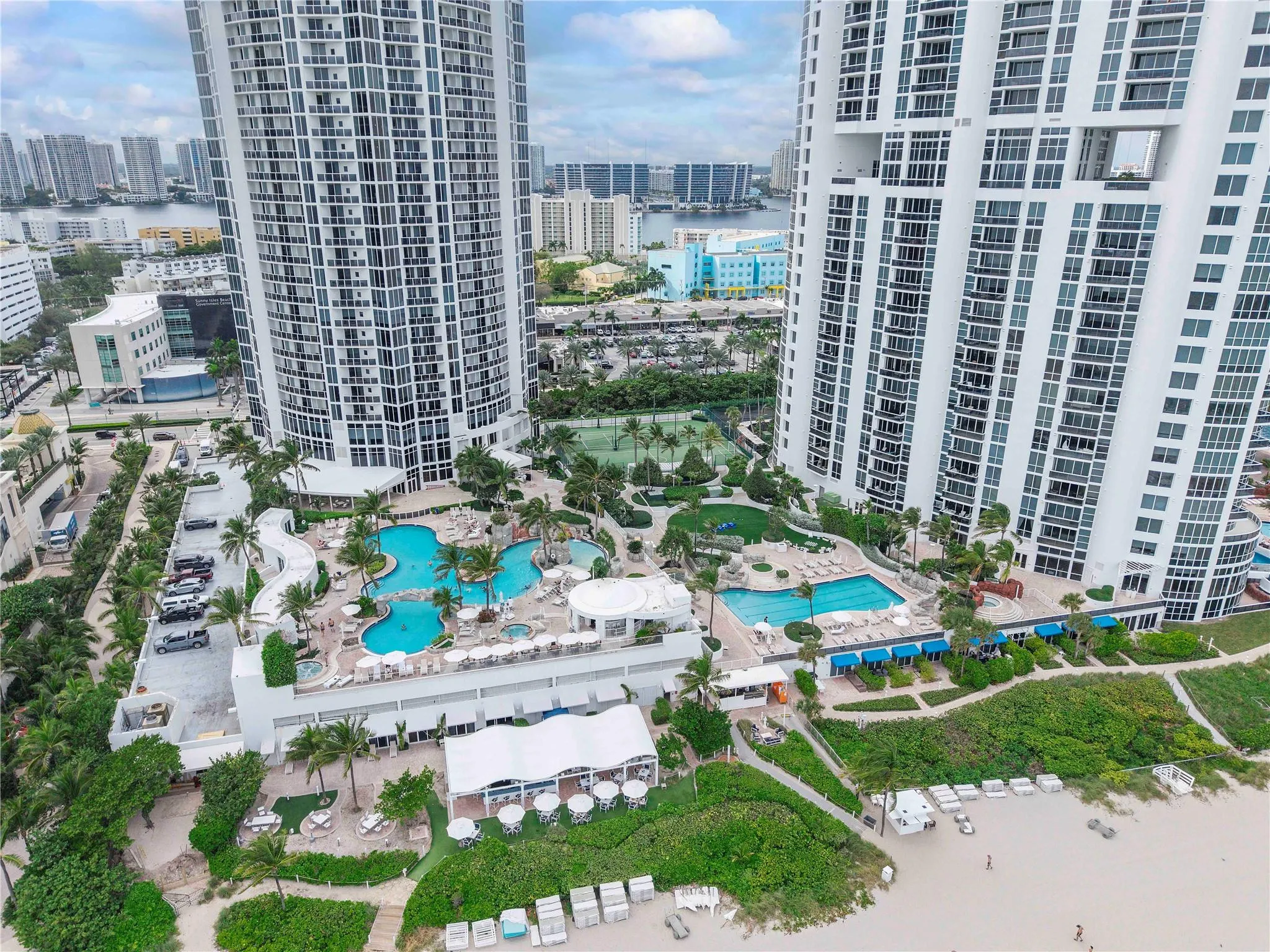 18001 Collins Avenue #2806