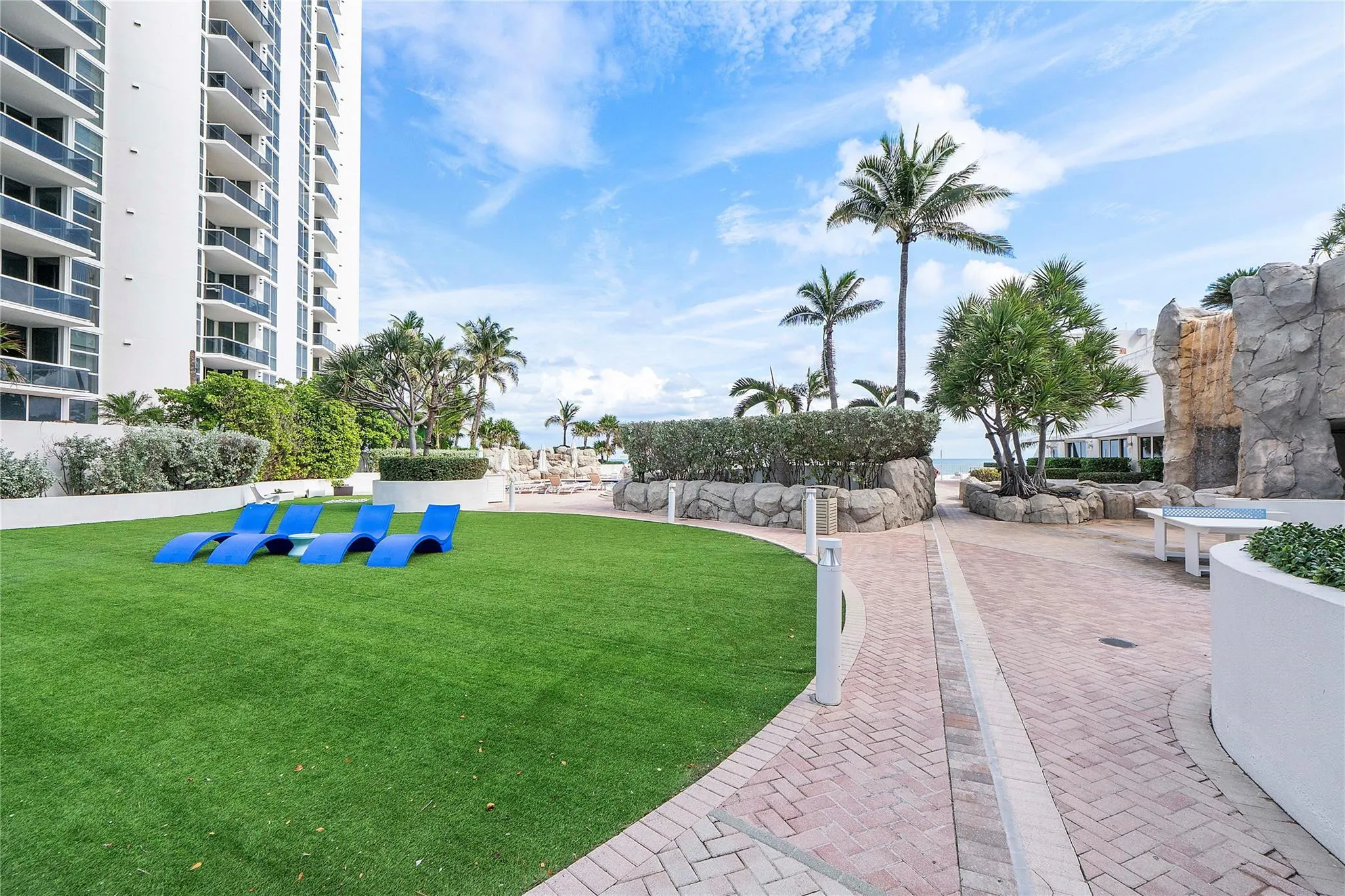 18001 Collins Avenue #2806