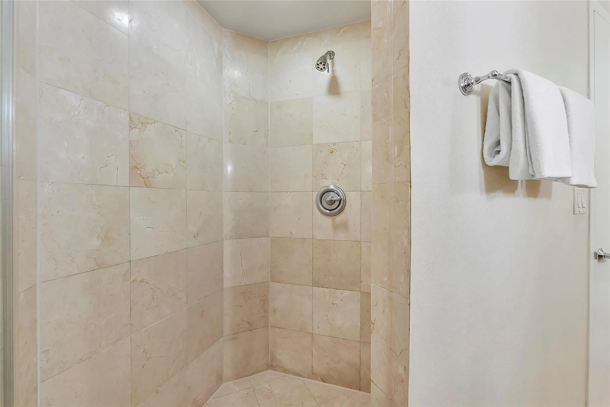 18001 Collins Avenue #2806