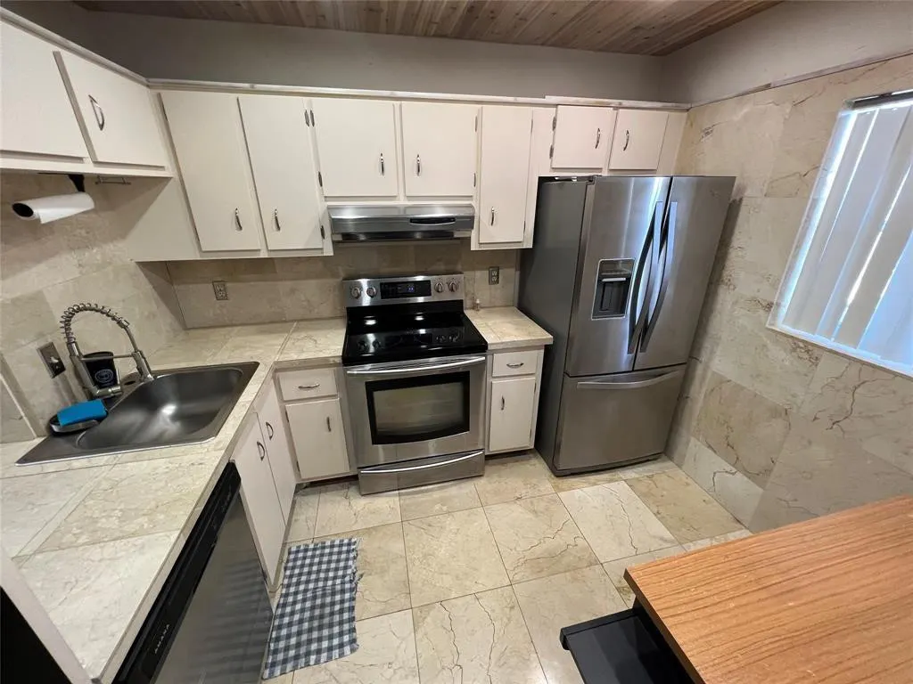 4311 Crystal Lake Drive #421