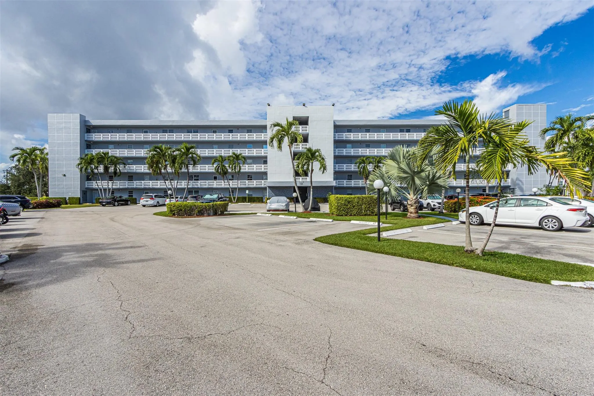 190 SE 5th Avenue #108