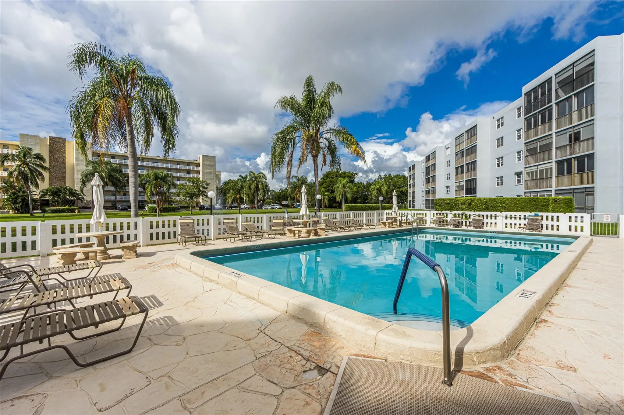 190 SE 5th Avenue #108