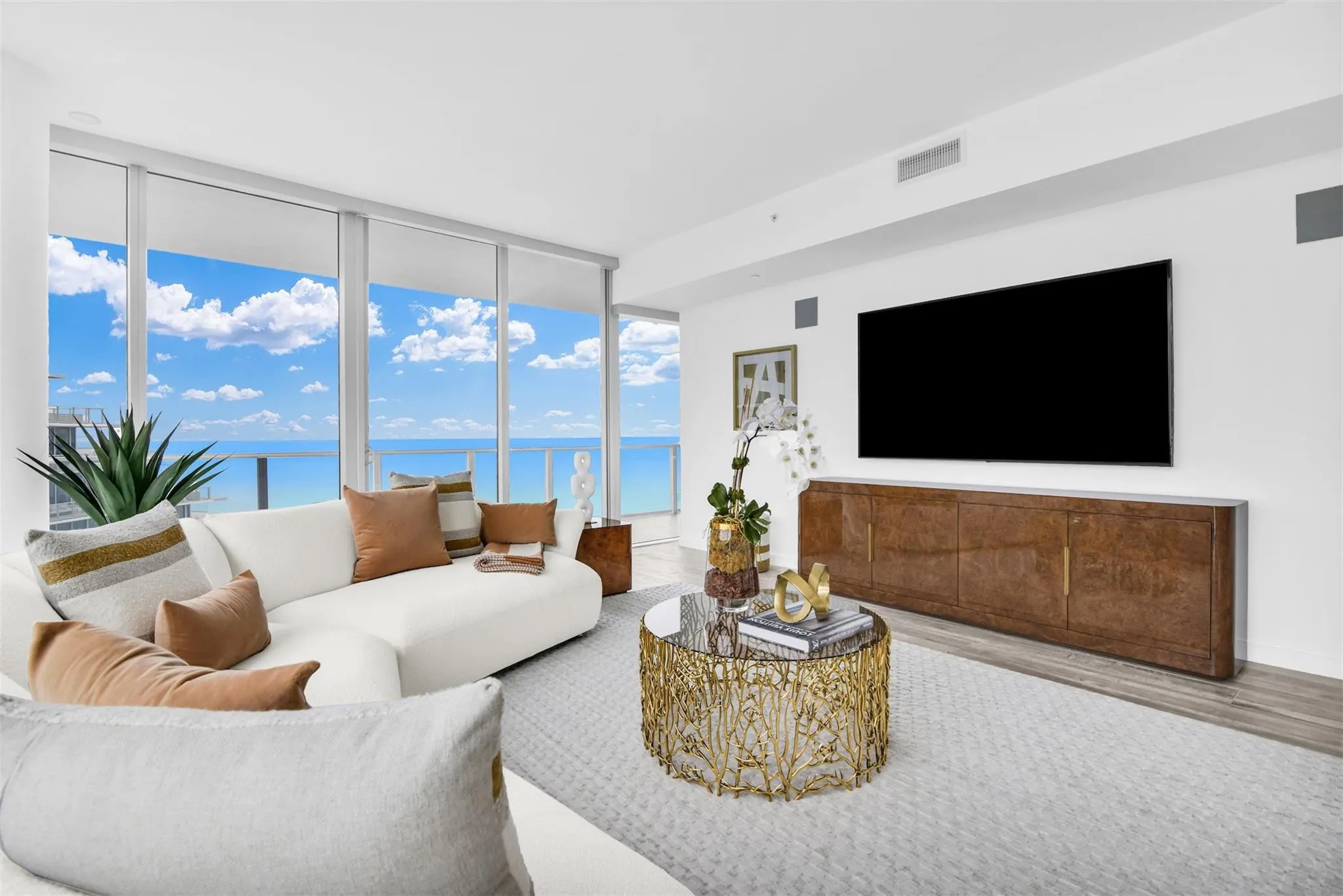 2200 N Ocean Boulevard #S906