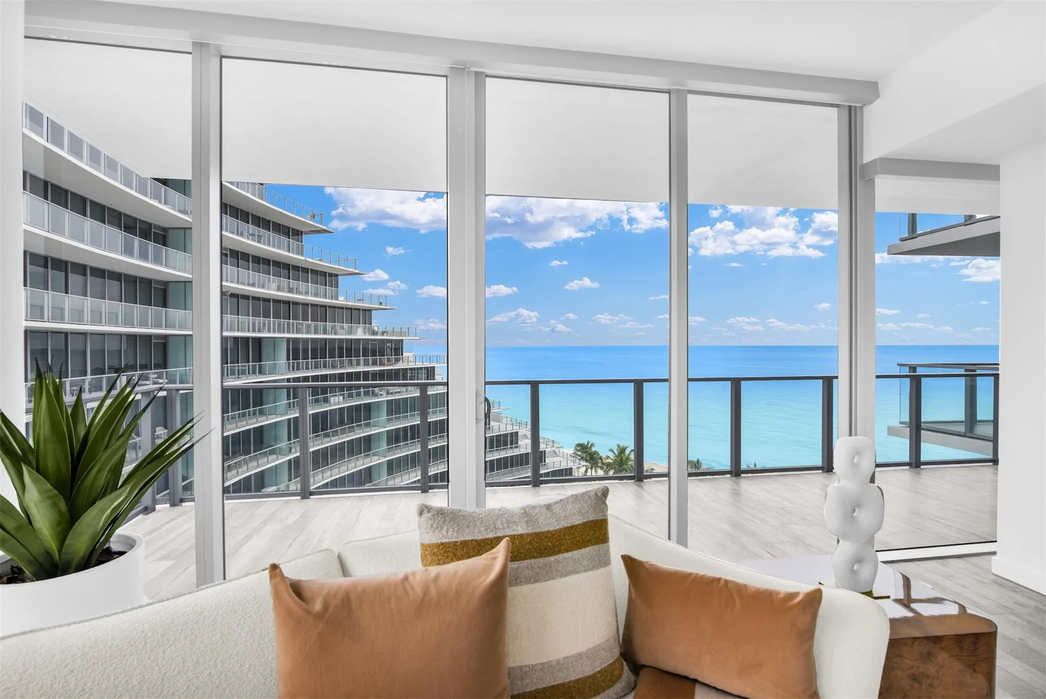 2200 N Ocean Boulevard #S906