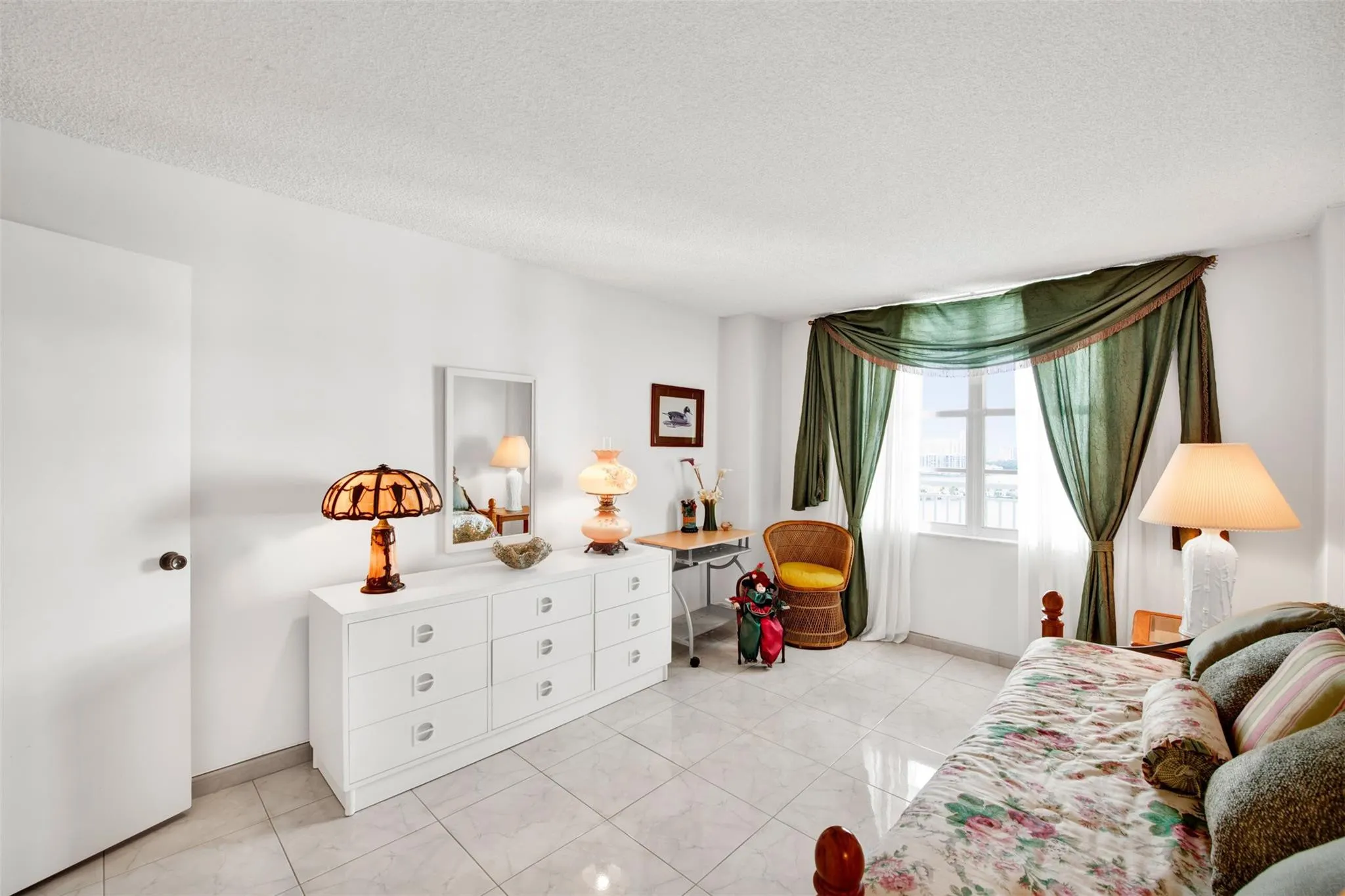 301 174th Street #2202