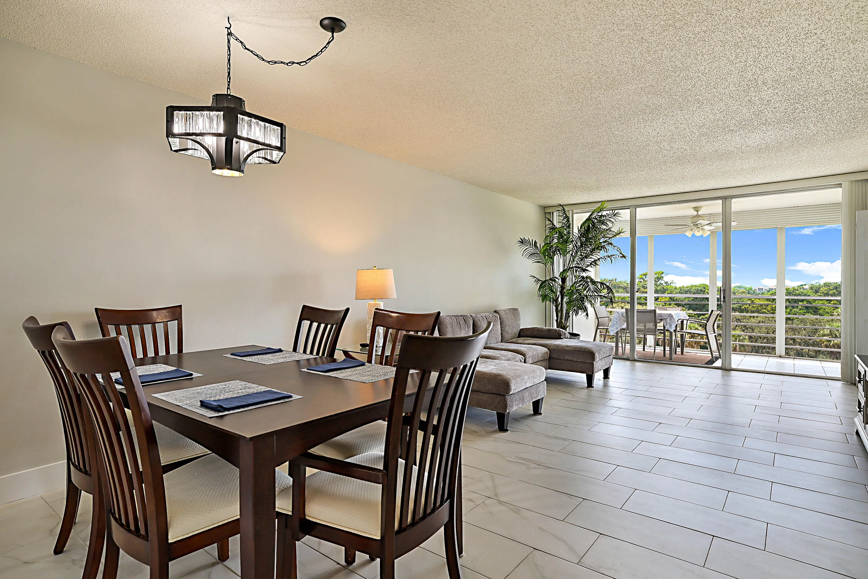 575 Oaks Lane #703