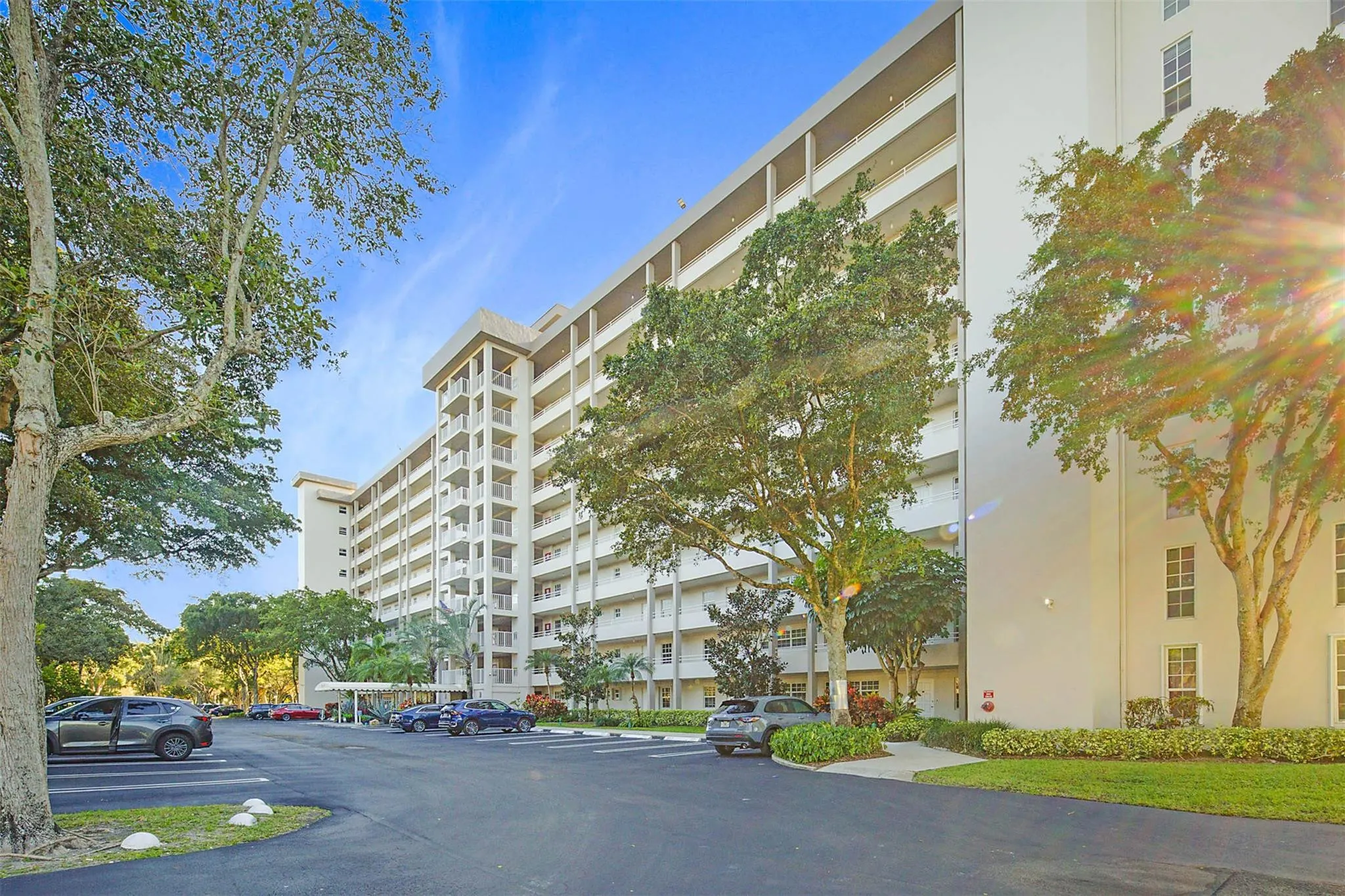 575 Oaks Lane #703