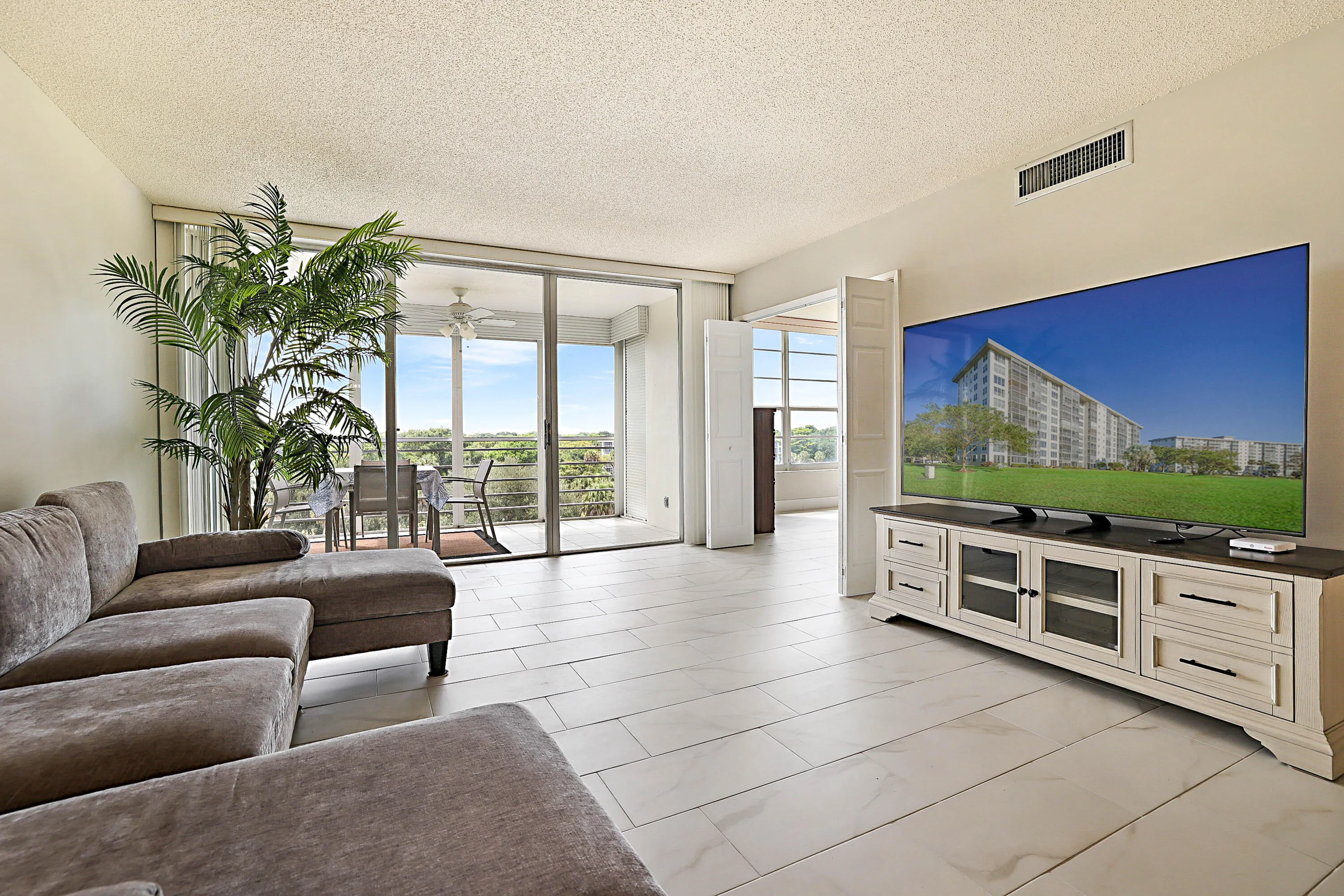 575 Oaks Lane #703