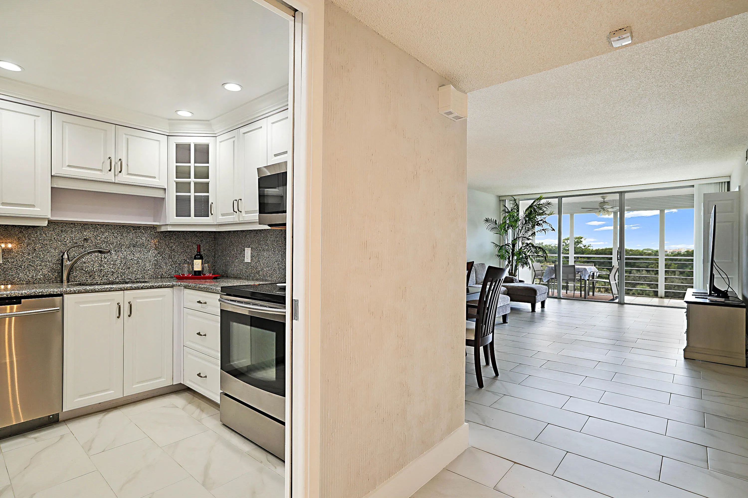 575 Oaks Lane #703