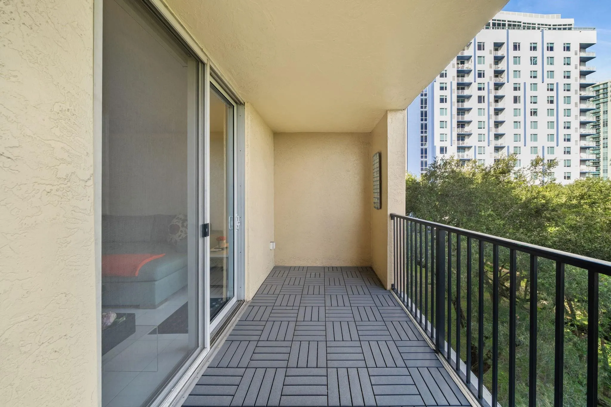 520 SE 5th Avenue #2406