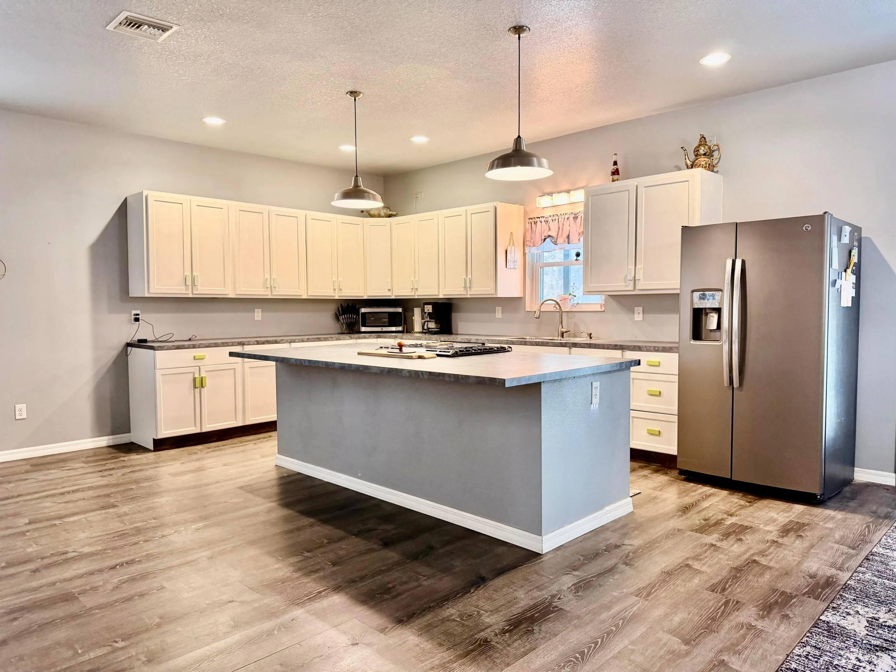4390 Us Highway 441 SE