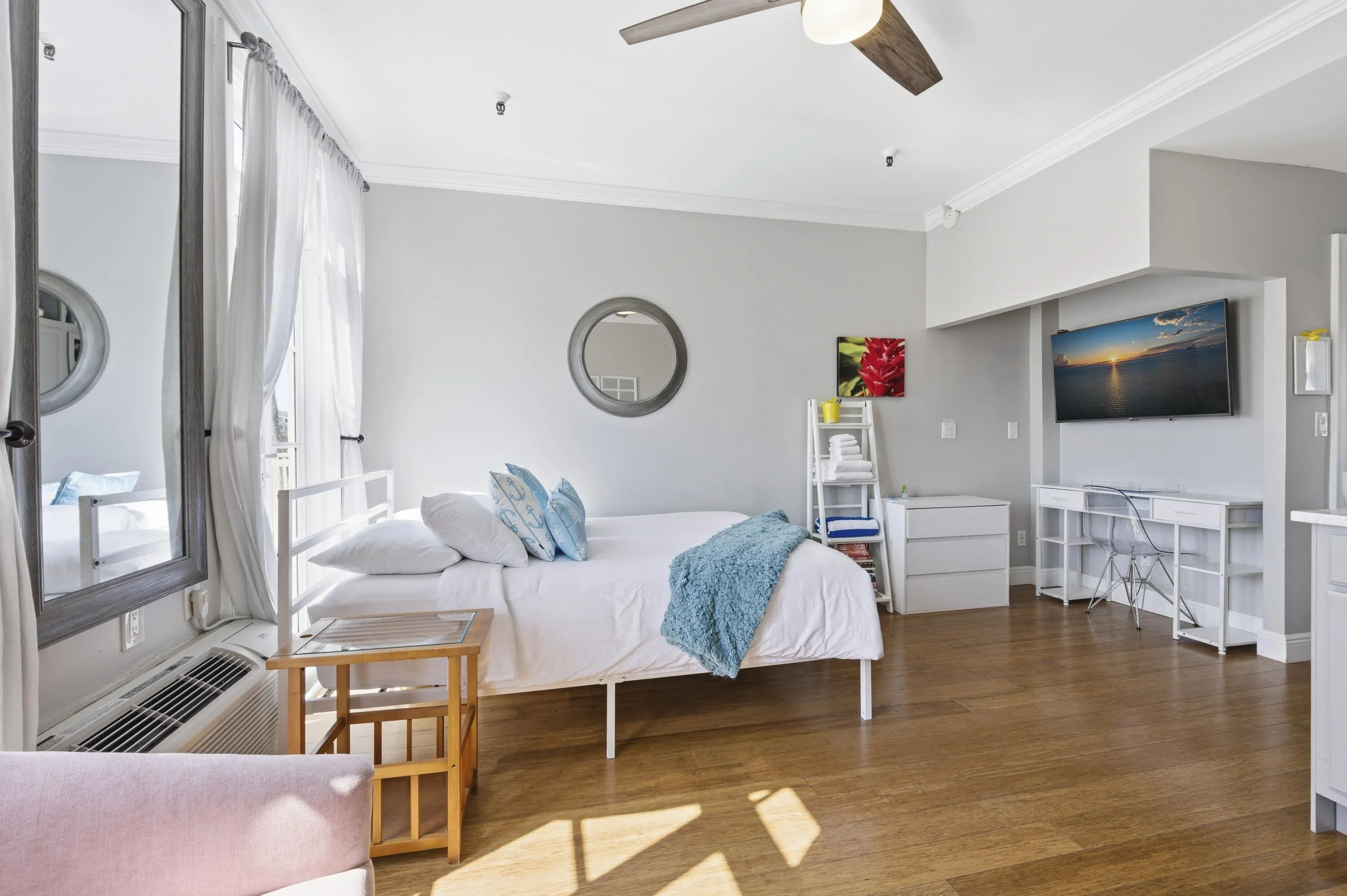 235 Sunrise Avenue #3013