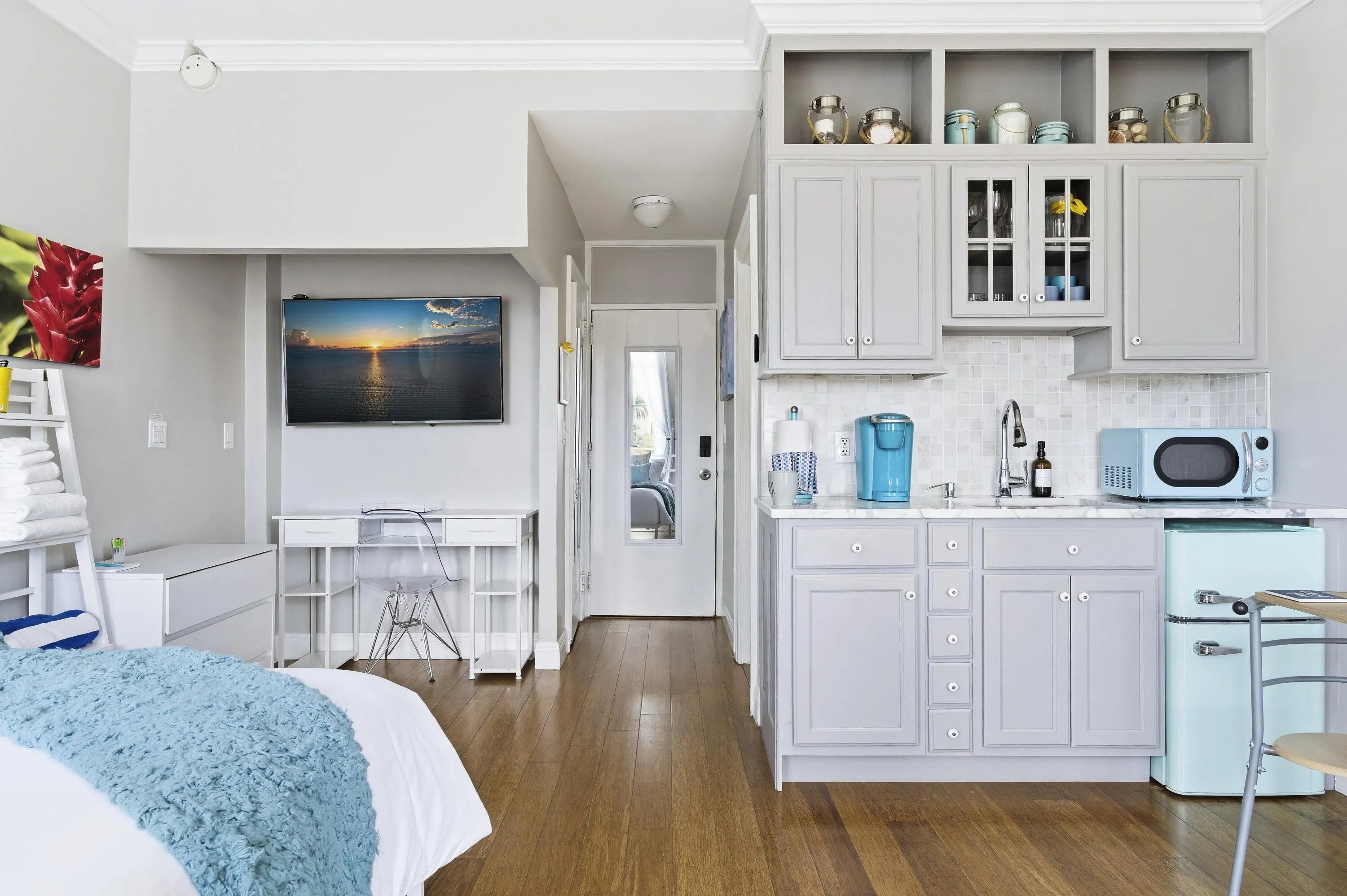 235 Sunrise Avenue #3013