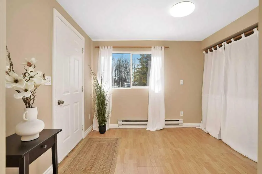 8 Sunnyside Drive