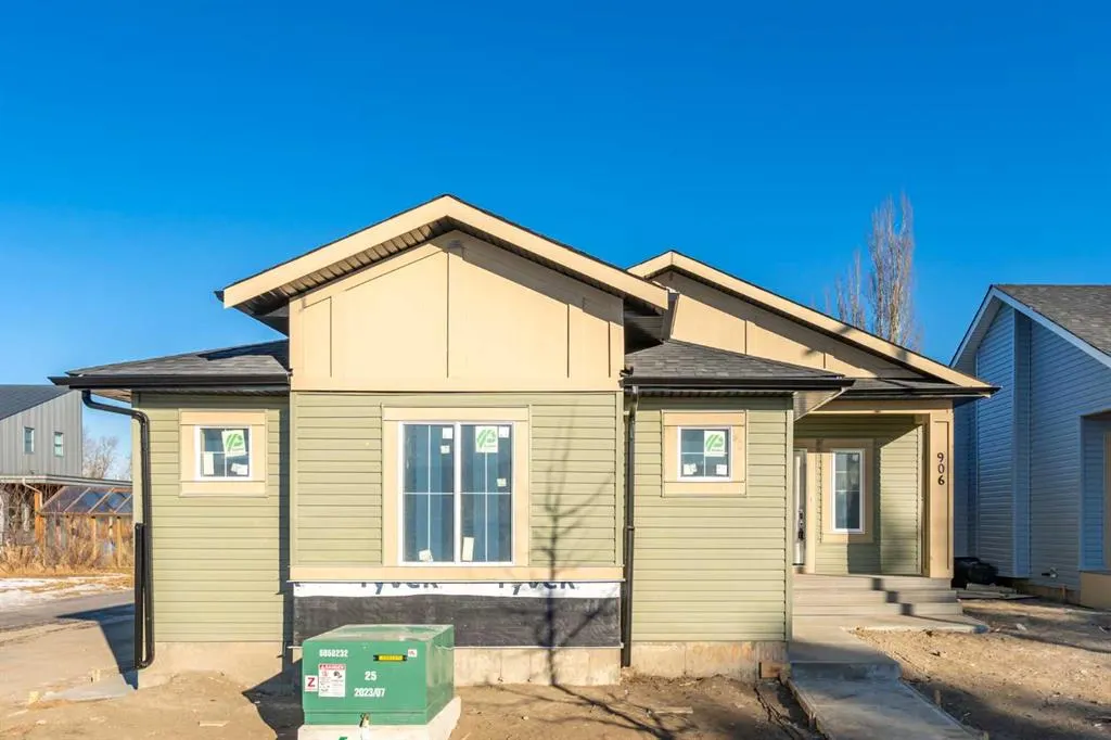 906 Macleod Trail SW
