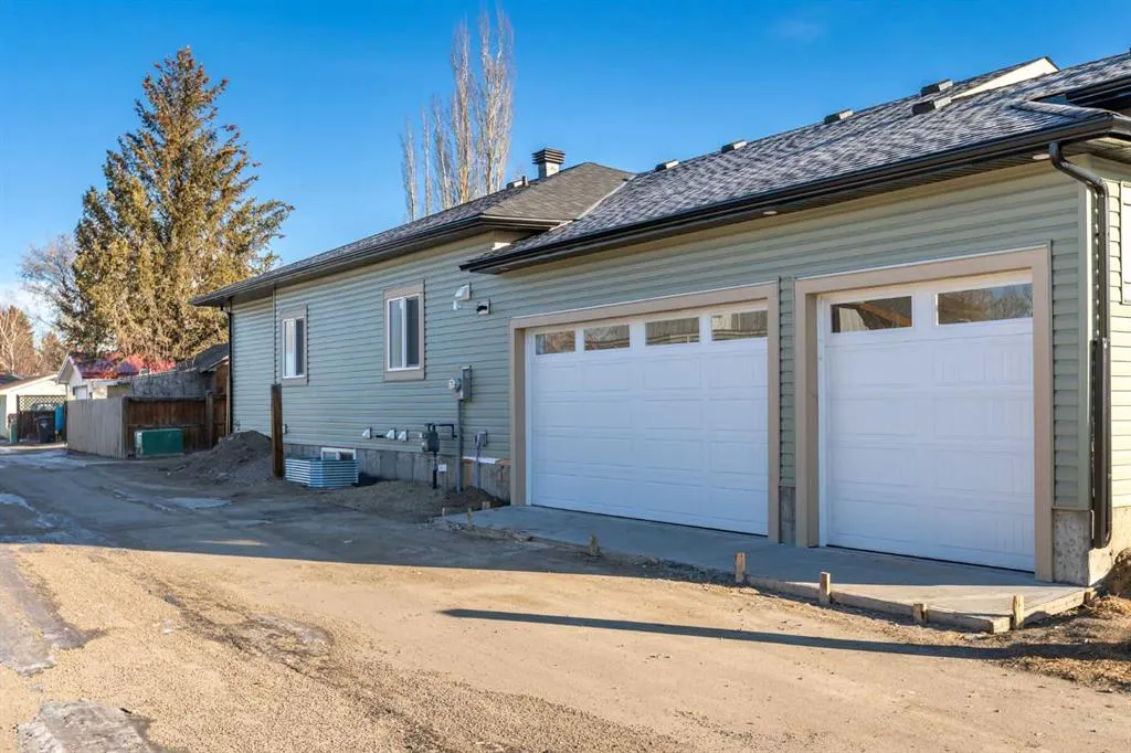 906 Macleod Trail SW