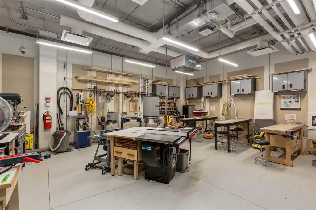 122 Mahogany Centre SE, #407