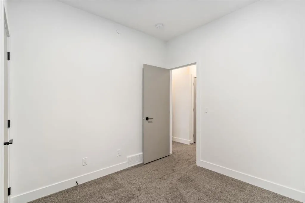 2220 26 Avenue SW, #5