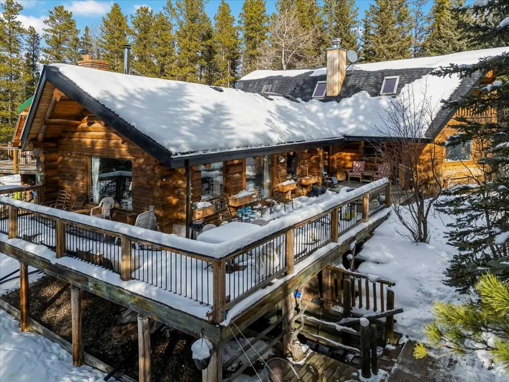 64 Breezewood Bay