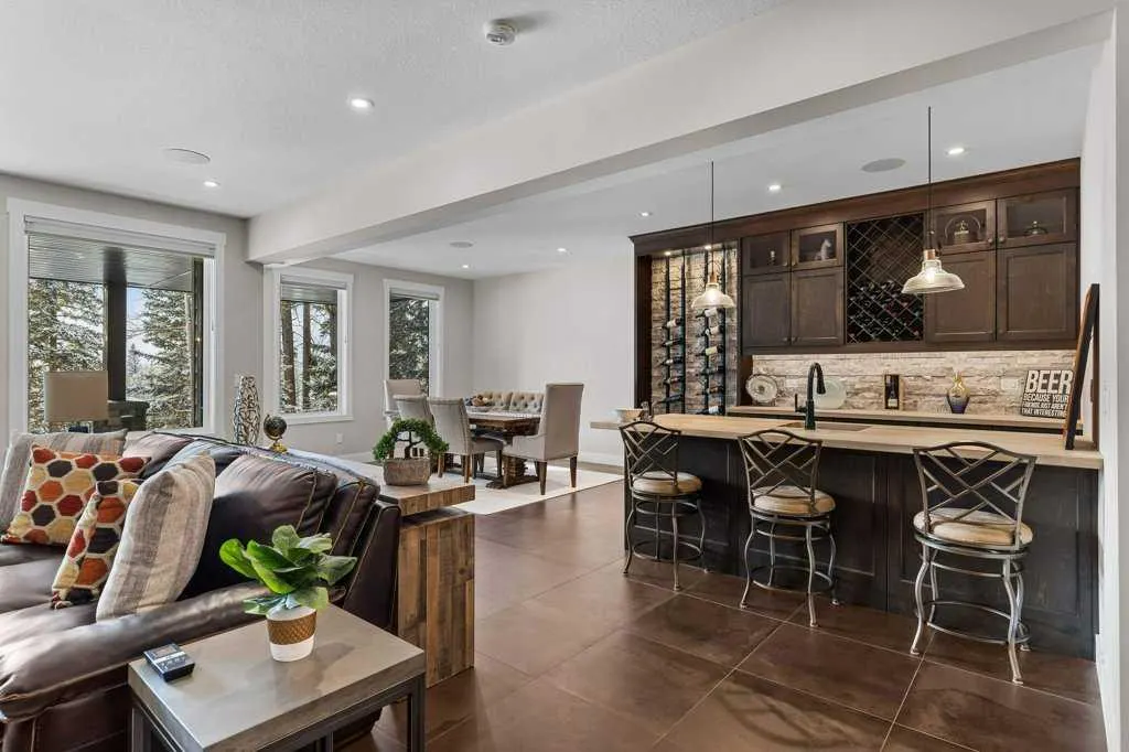 137 Silvertip Ridge