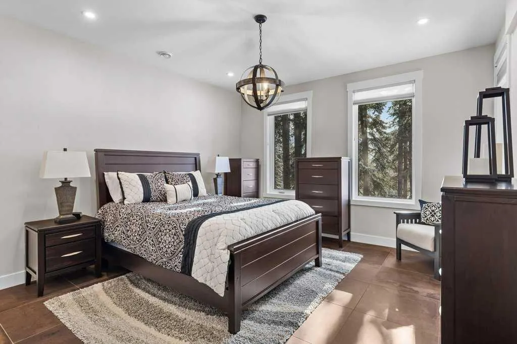 137 Silvertip Ridge