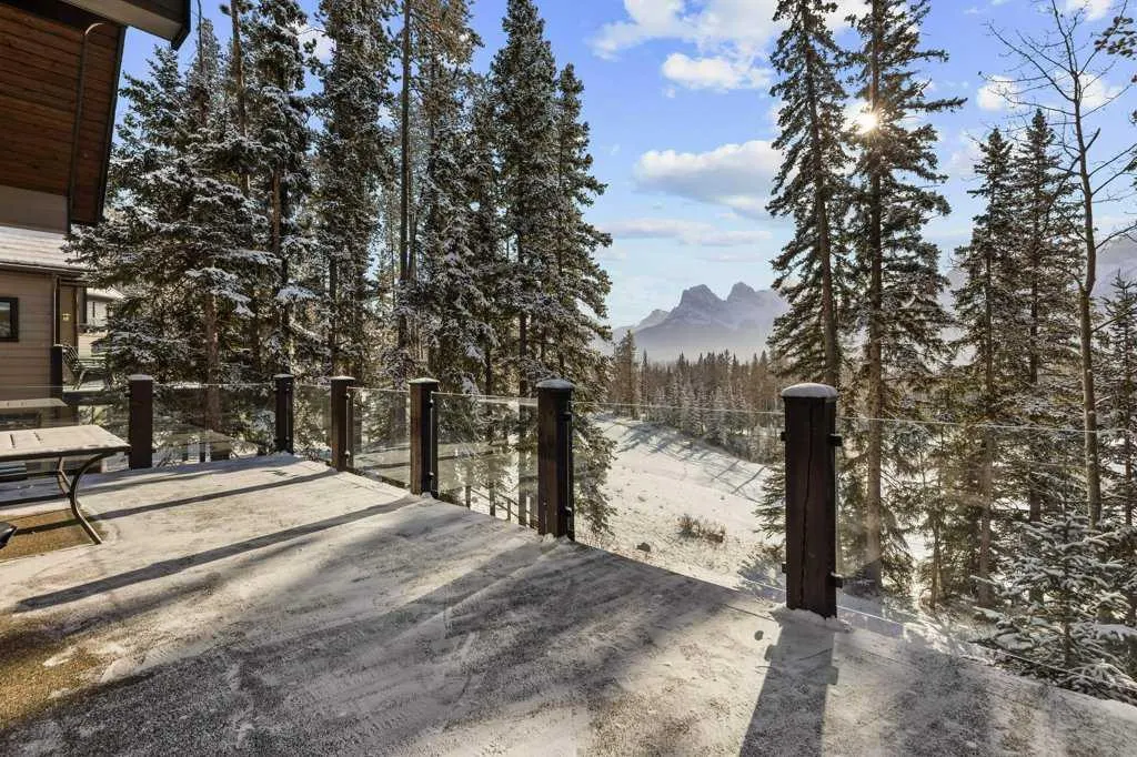 137 Silvertip Ridge